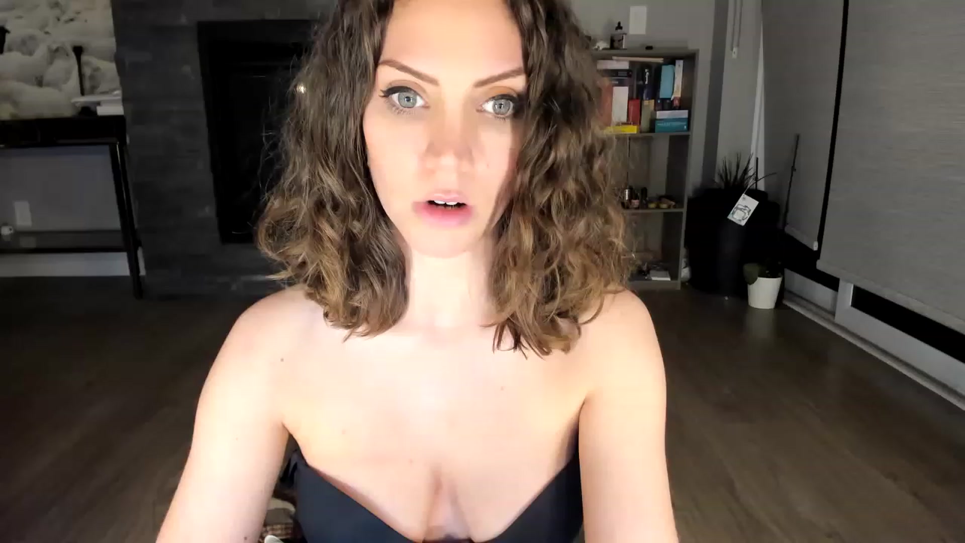 Gallery image thumbnail from Laurel's myfreecams stream on, 03/05/2023, 11:03 image 12 of 20