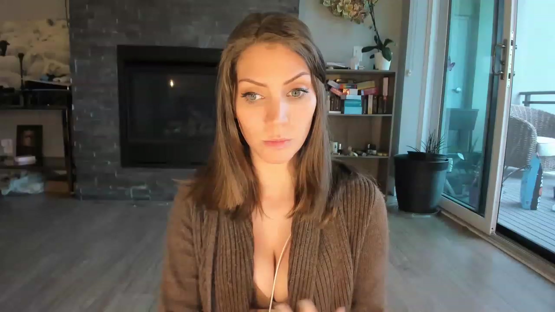 Gallery image thumbnail from Laurel's myfreecams stream on, 05/13/2023, 23:27 image 17 of 20