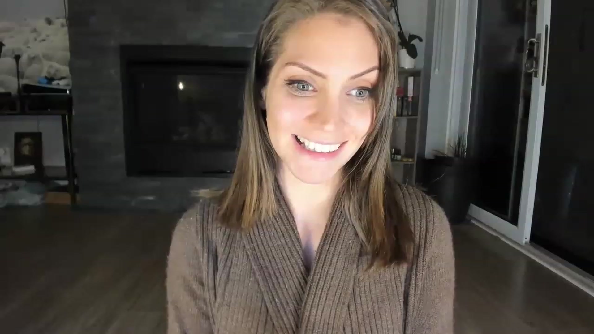 Gallery image thumbnail from Laurel's myfreecams stream on, 05/14/2023, 02:25 image 5 of 20