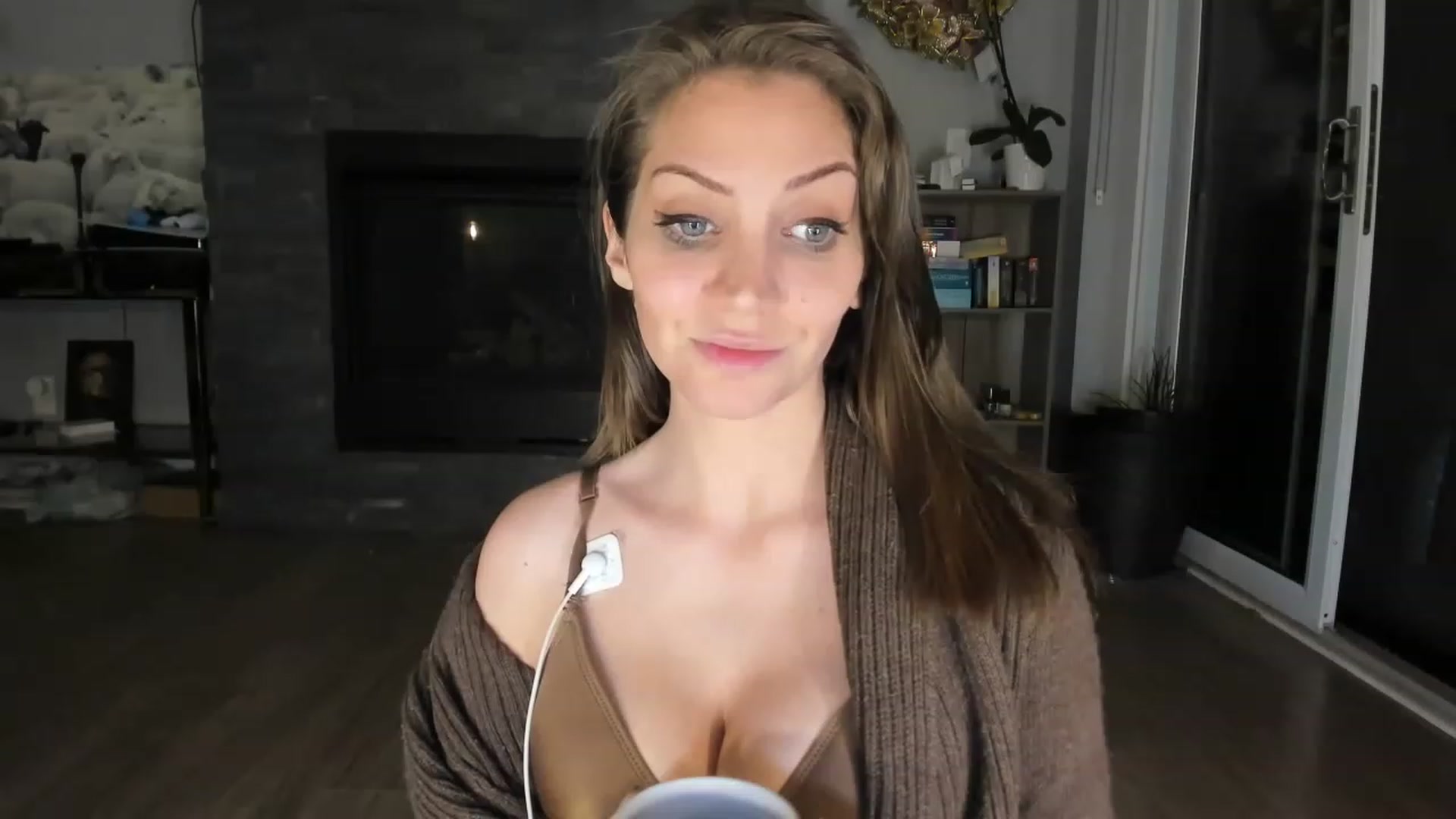 Gallery image thumbnail from Laurel's myfreecams stream on, 05/14/2023, 03:26 image 17 of 20