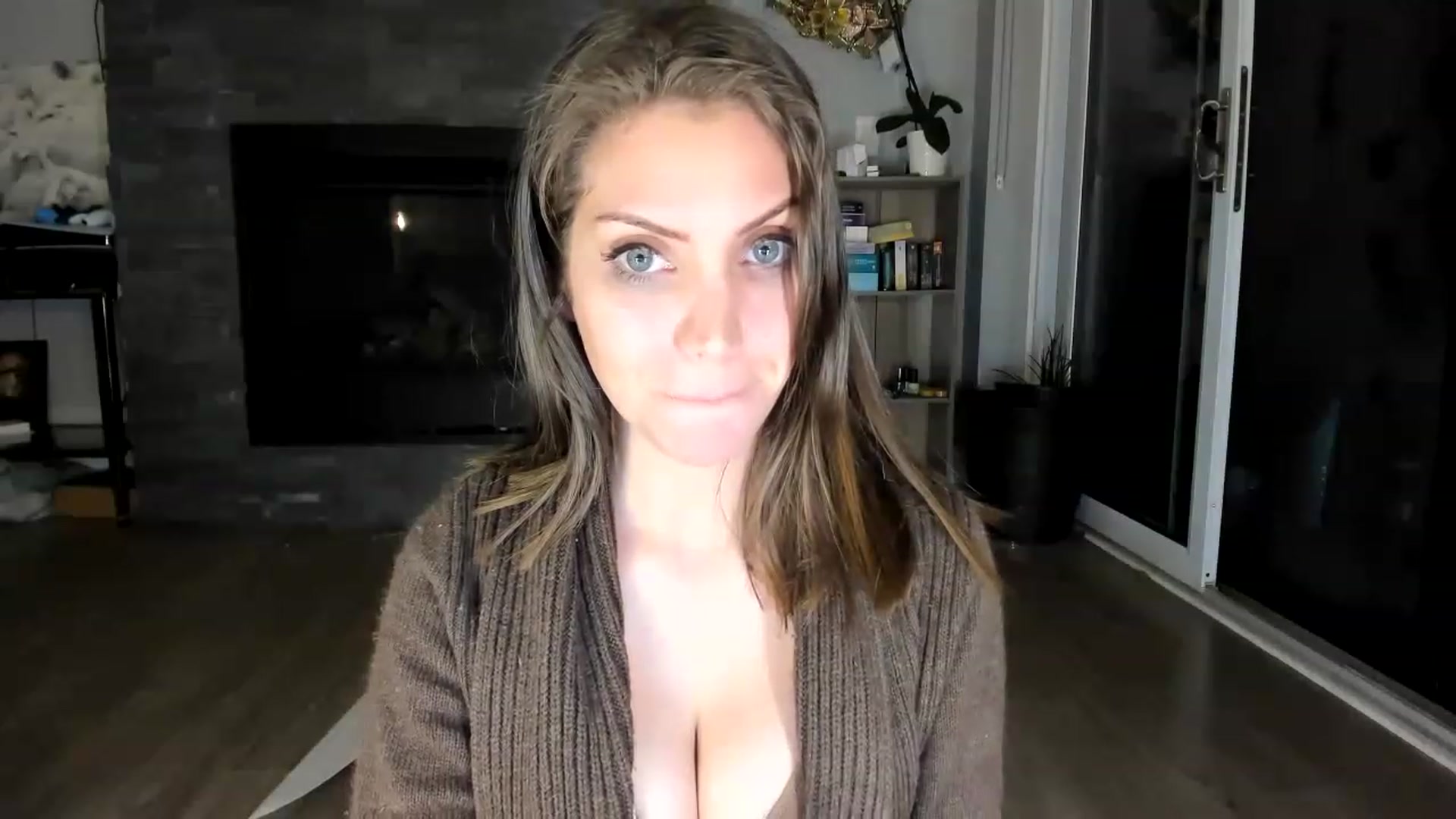 Gallery image thumbnail from Laurel's myfreecams stream on, 05/14/2023, 07:11 image 18 of 20