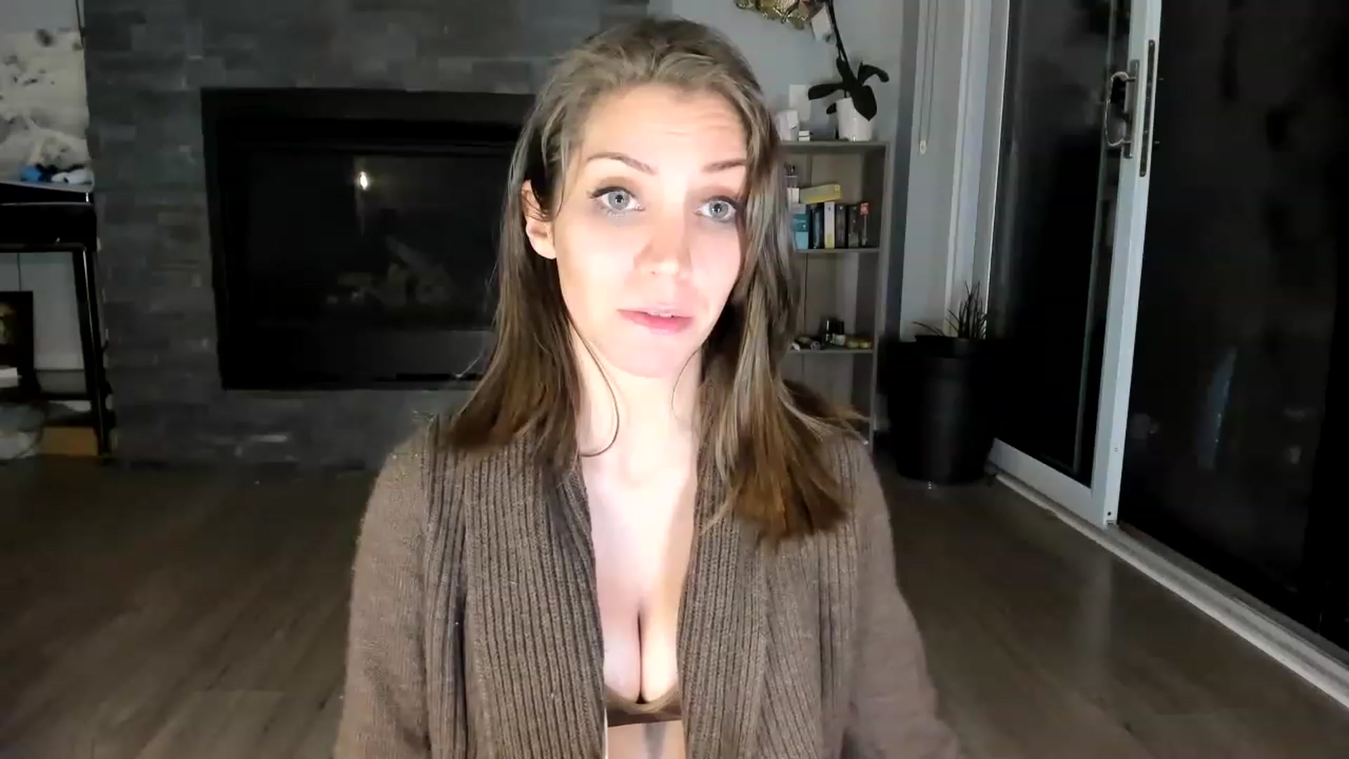 Gallery image thumbnail from Laurel's myfreecams stream on, 05/14/2023, 07:11 image 3 of 20
