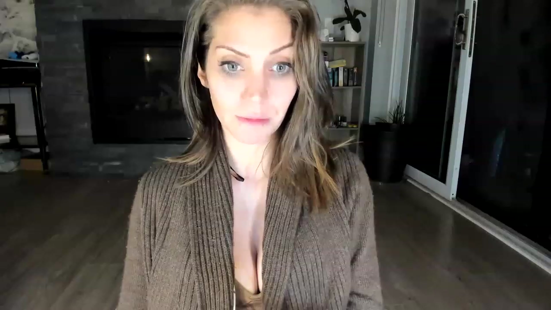 Gallery image thumbnail from Laurel's myfreecams stream on, 05/14/2023, 08:10 image 13 of 20