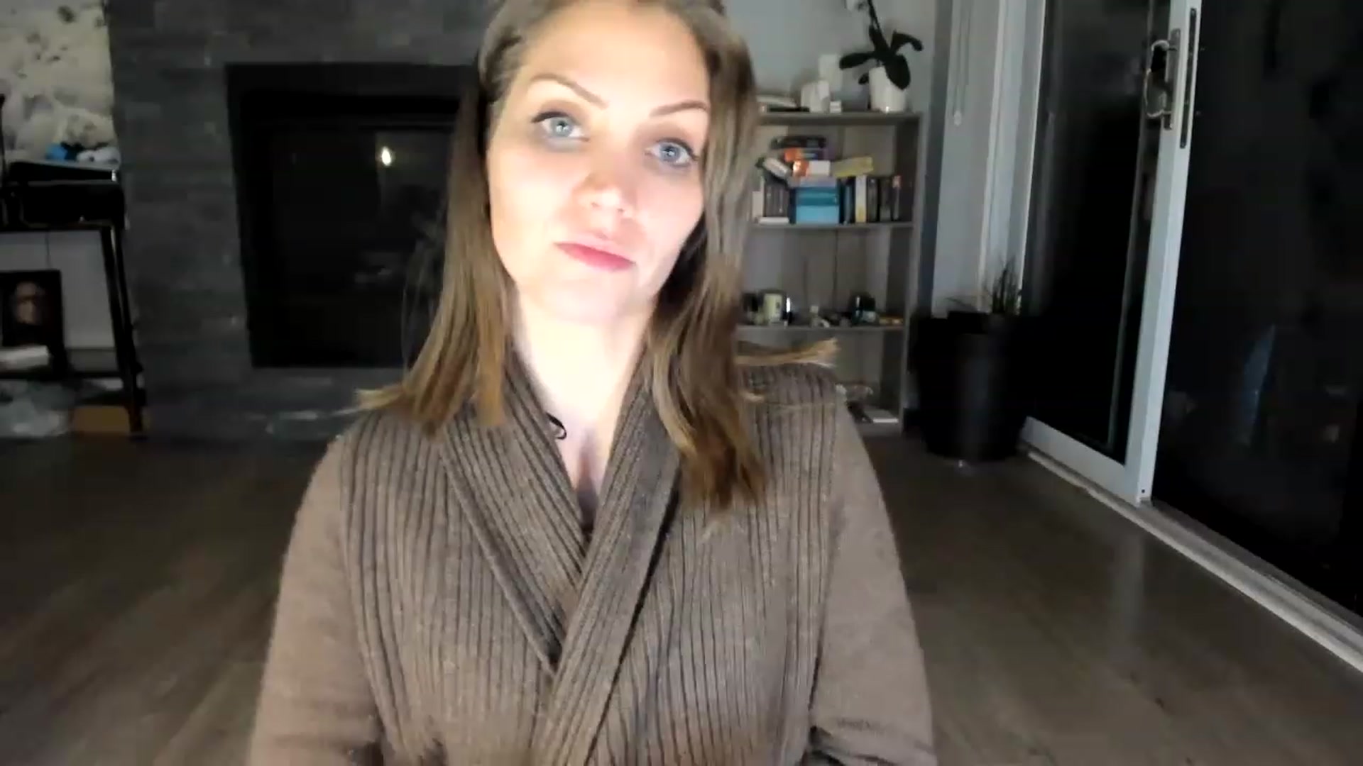 Gallery image thumbnail from Laurel's myfreecams stream on, 05/14/2023, 08:10 image 6 of 20