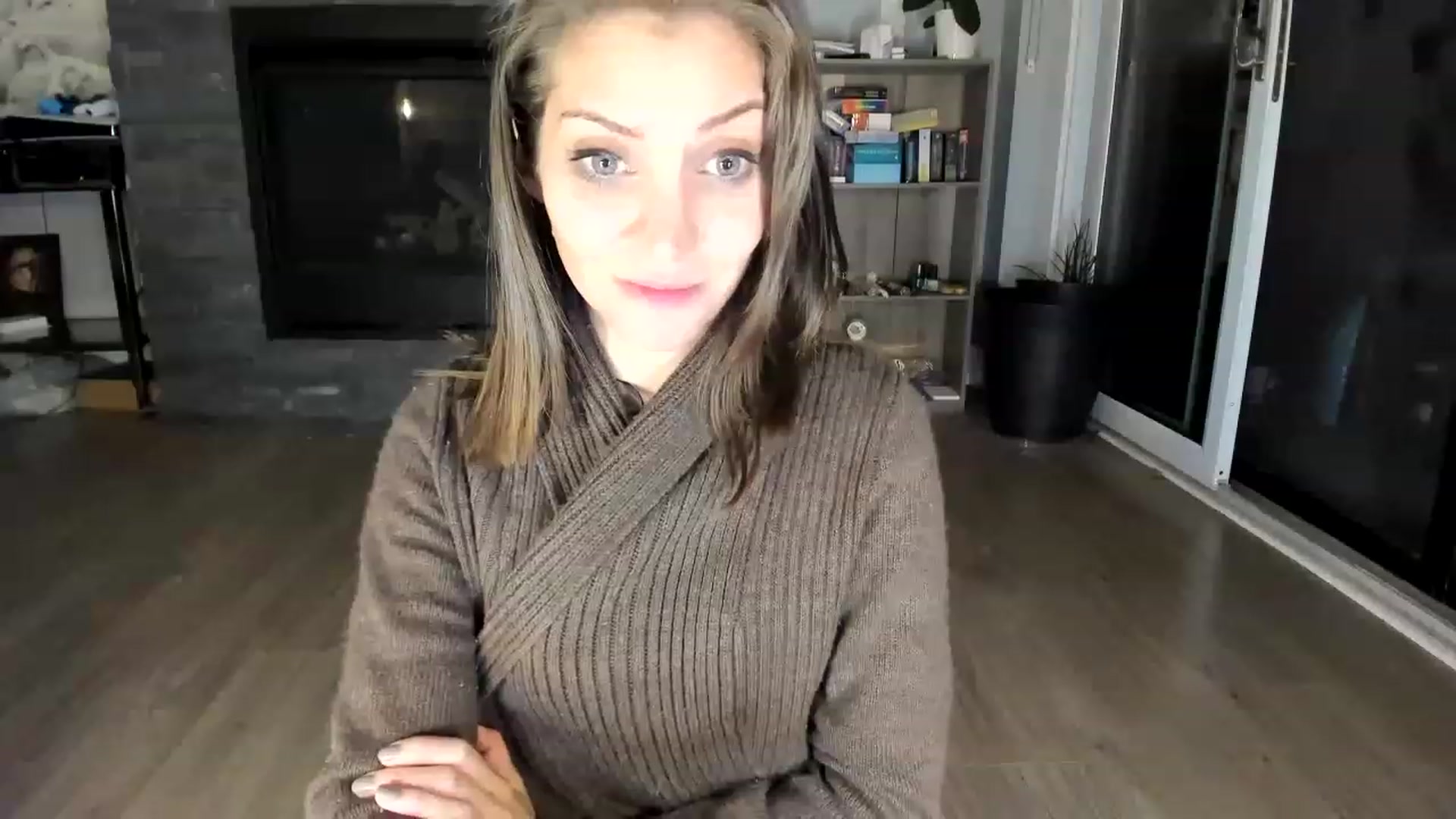 Gallery image thumbnail from Laurel's myfreecams stream on, 05/14/2023, 08:10 image 8 of 20