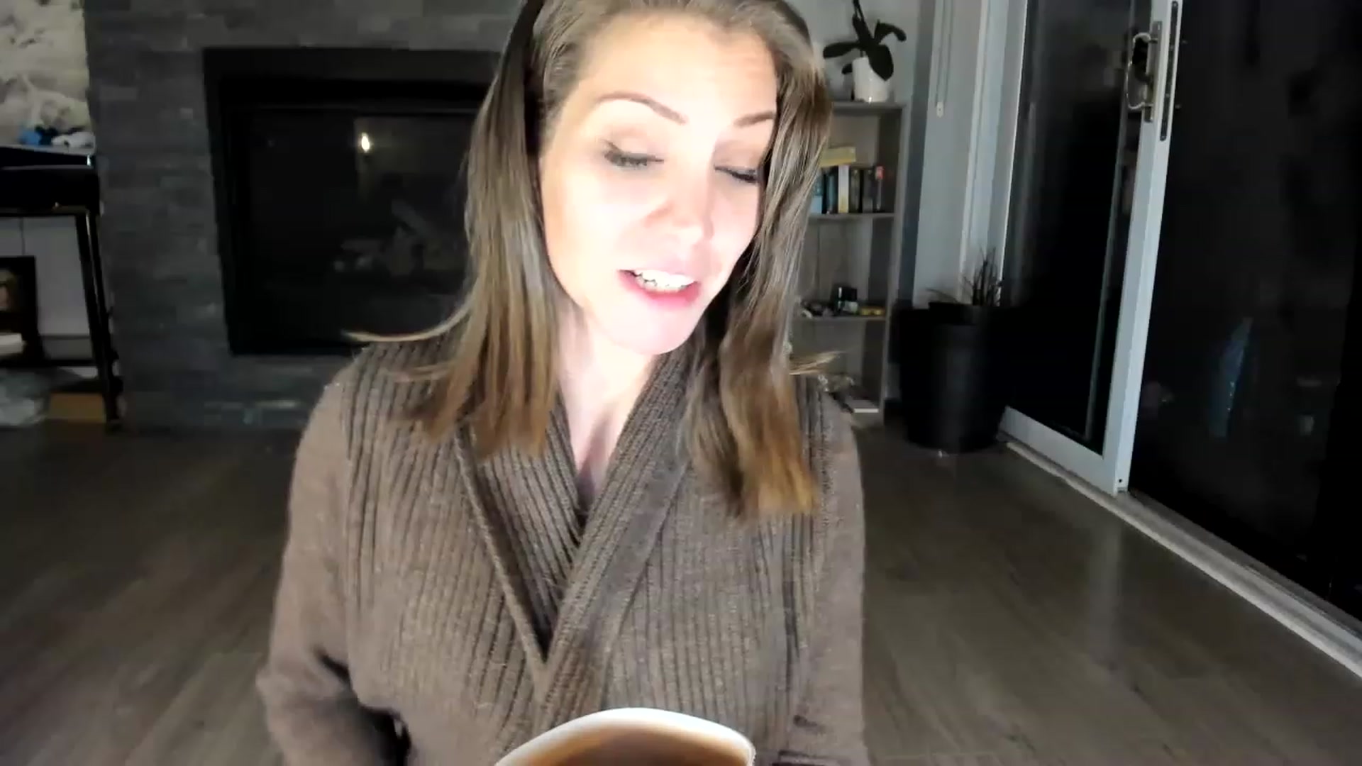 Gallery image thumbnail from Laurel's myfreecams stream on, 05/14/2023, 08:10 image 11 of 20