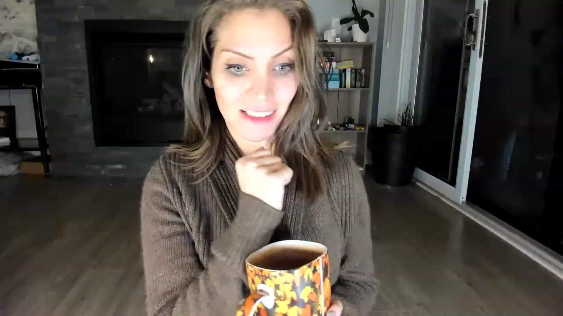 Gallery image thumbnail from Laurel's myfreecams stream on, 05/14/2023, 08:10 image 12 of 20