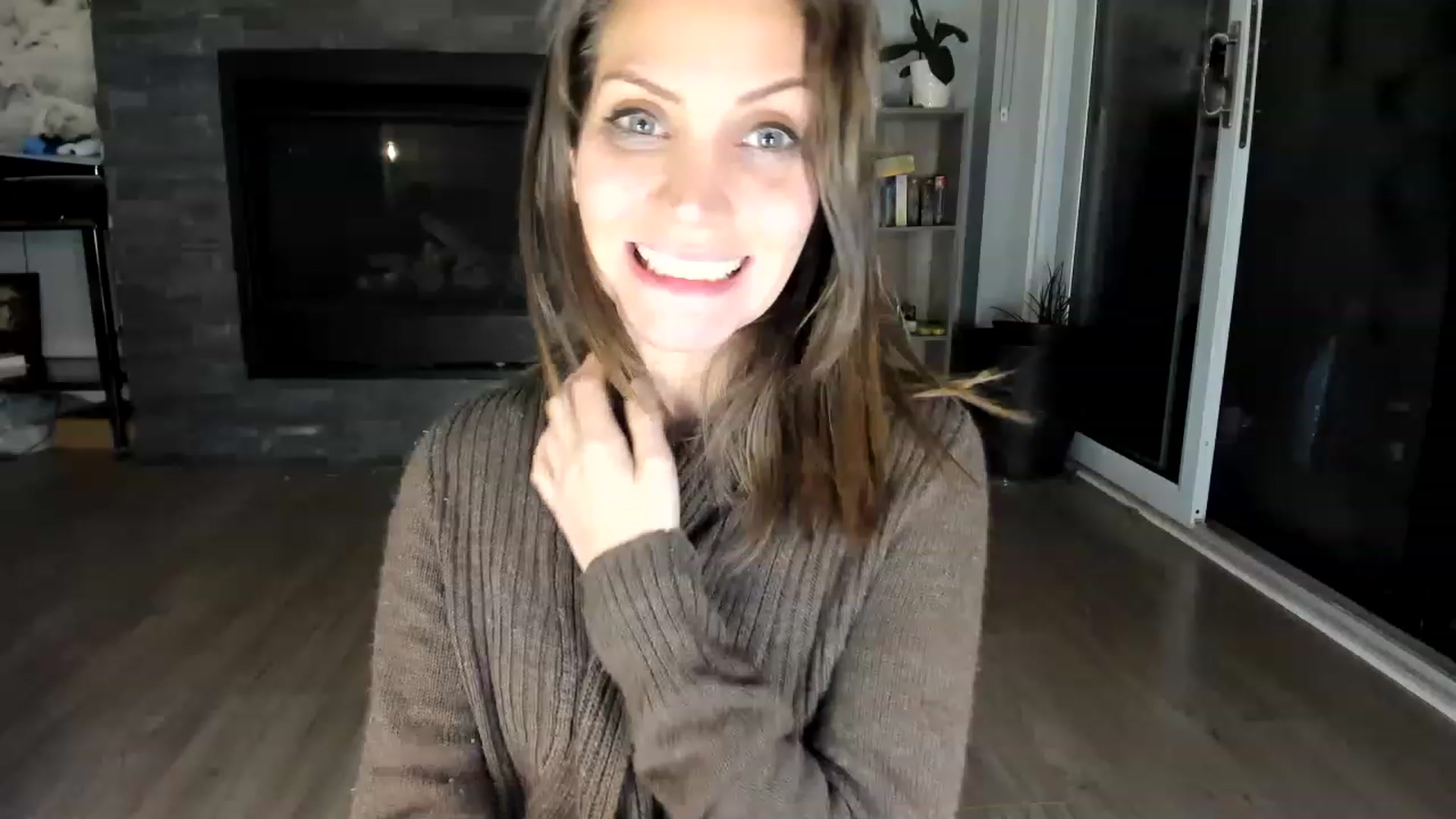 Gallery image thumbnail from Laurel's myfreecams stream on, 05/14/2023, 08:10 image 16 of 20