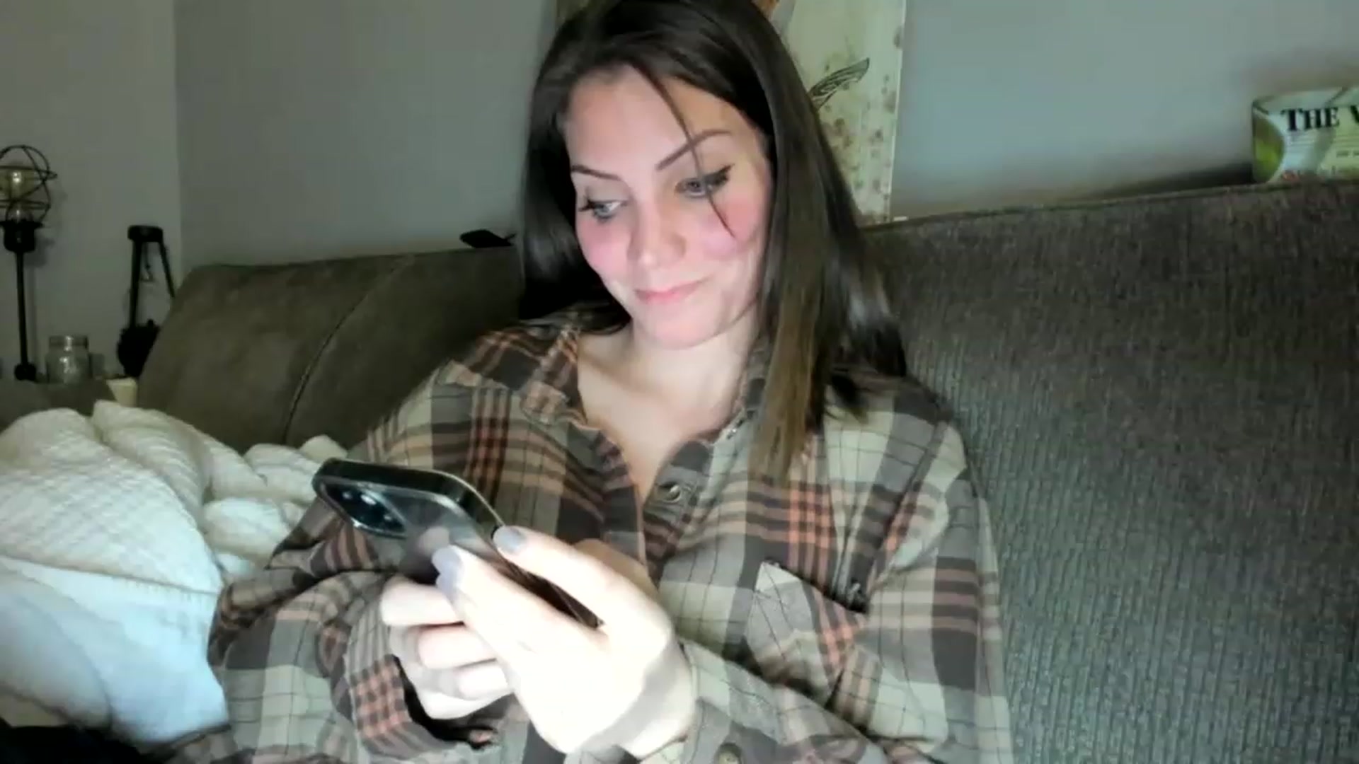 Gallery image thumbnail from Laurel's myfreecams stream on, 05/18/2023, 04:14 image 10 of 20