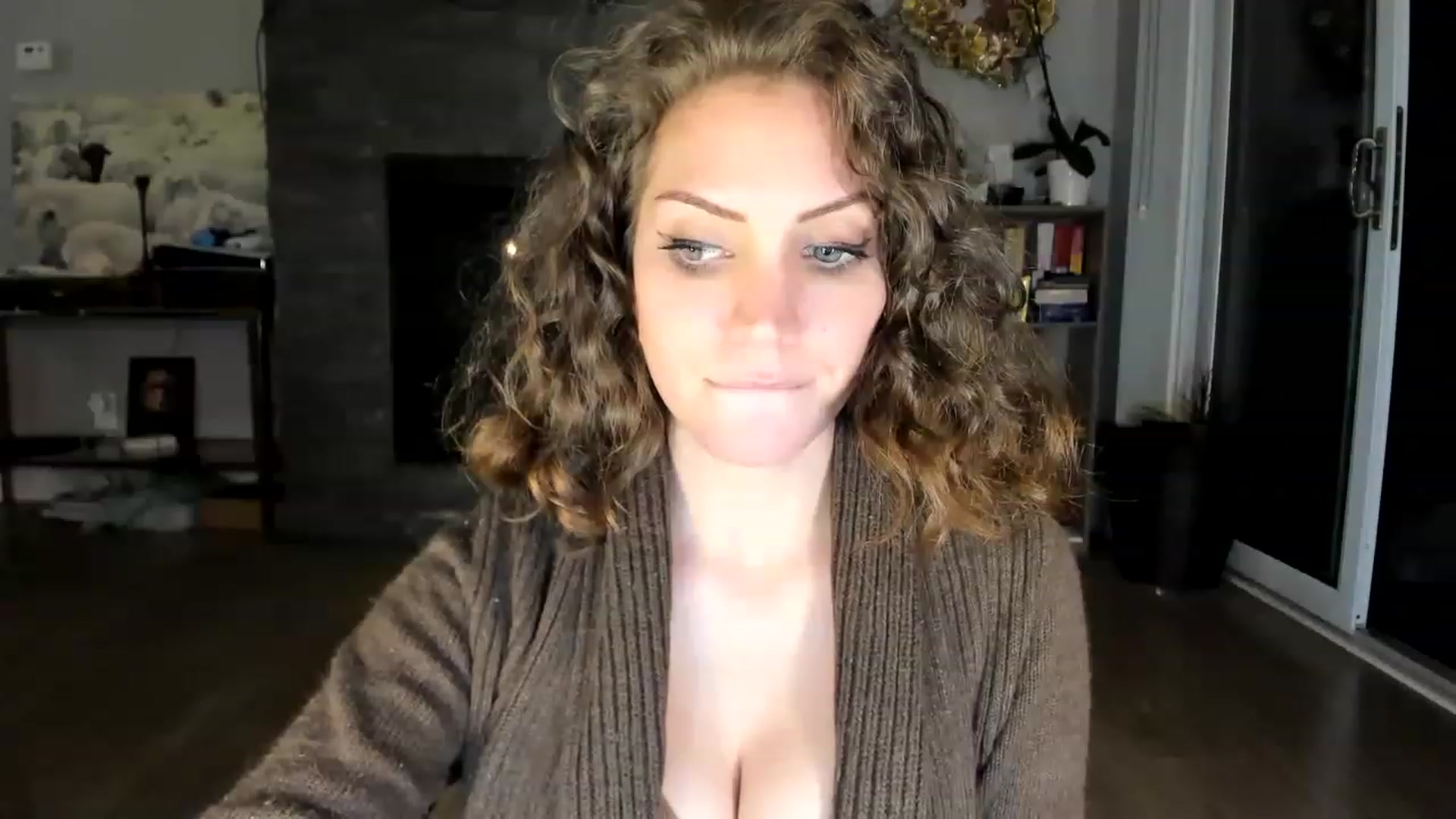 Gallery image thumbnail from Laurel's myfreecams stream on, 05/20/2023, 05:19 image 19 of 20