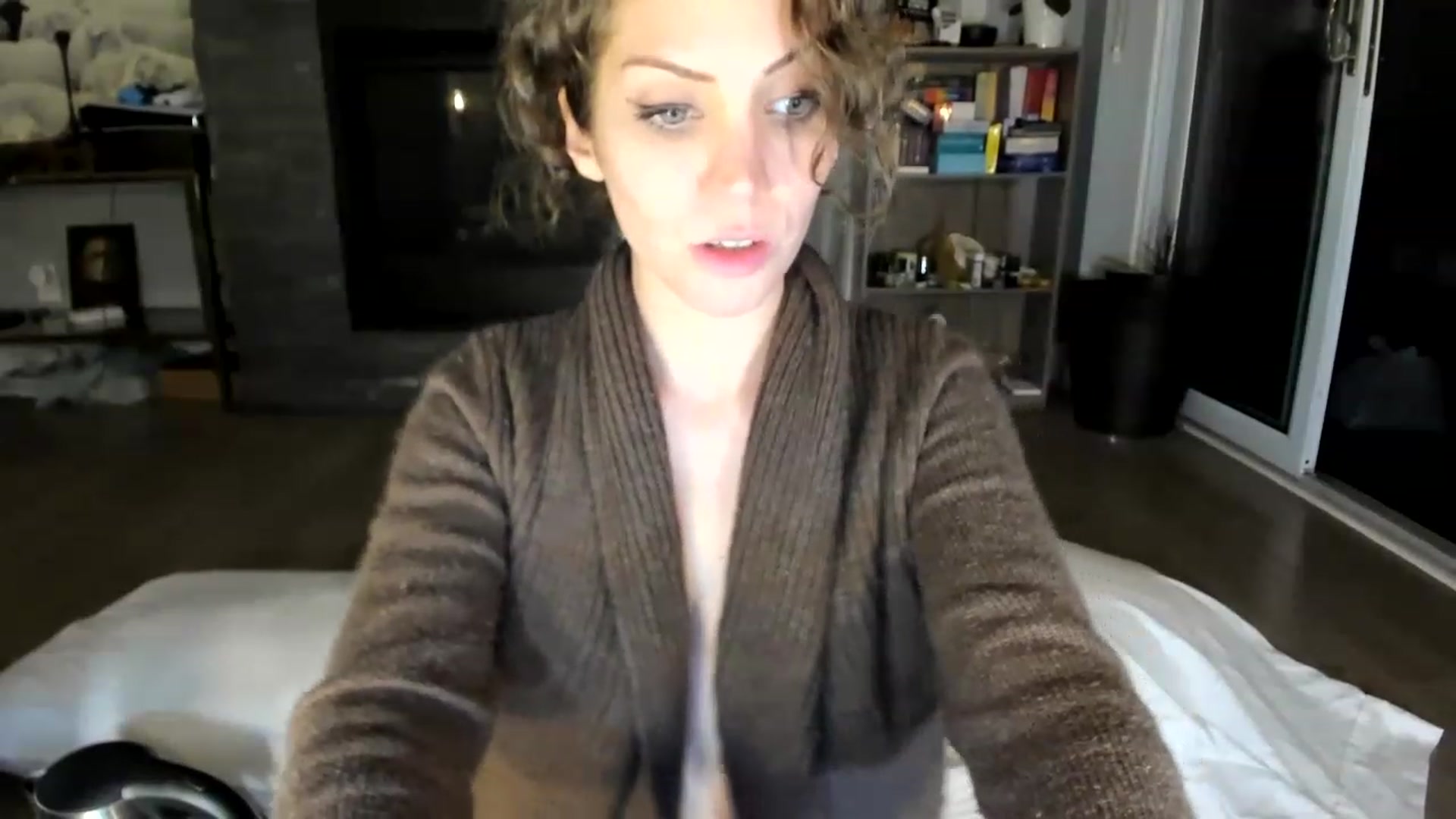 Gallery image thumbnail from Laurel's myfreecams stream on, 05/20/2023, 09:10 image 17 of 20