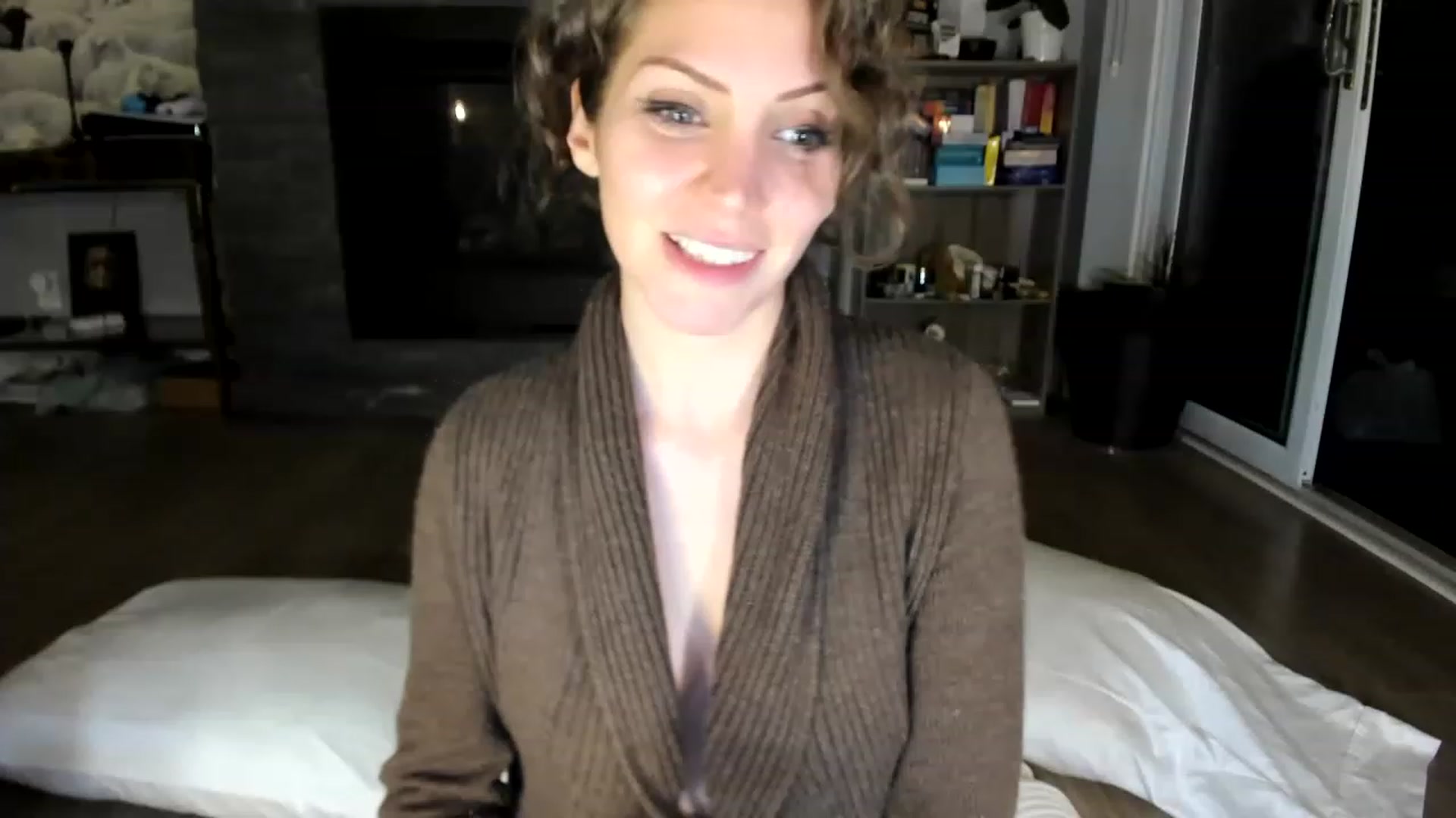 Gallery image thumbnail from Laurel's myfreecams stream on, 05/20/2023, 09:10 image 16 of 20