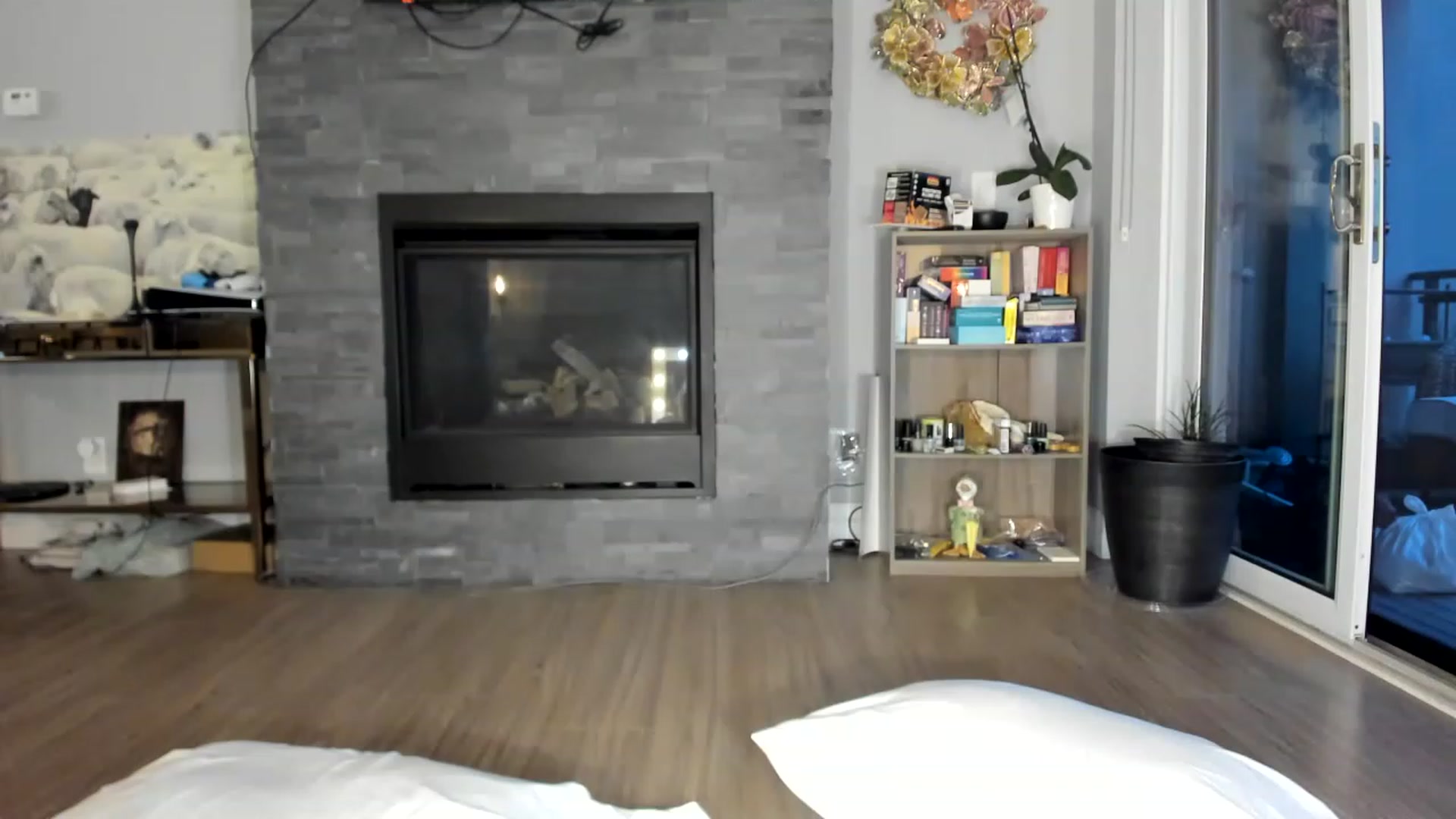 Gallery image thumbnail from Laurel's myfreecams stream on, 05/20/2023, 10:19 image 15 of 20