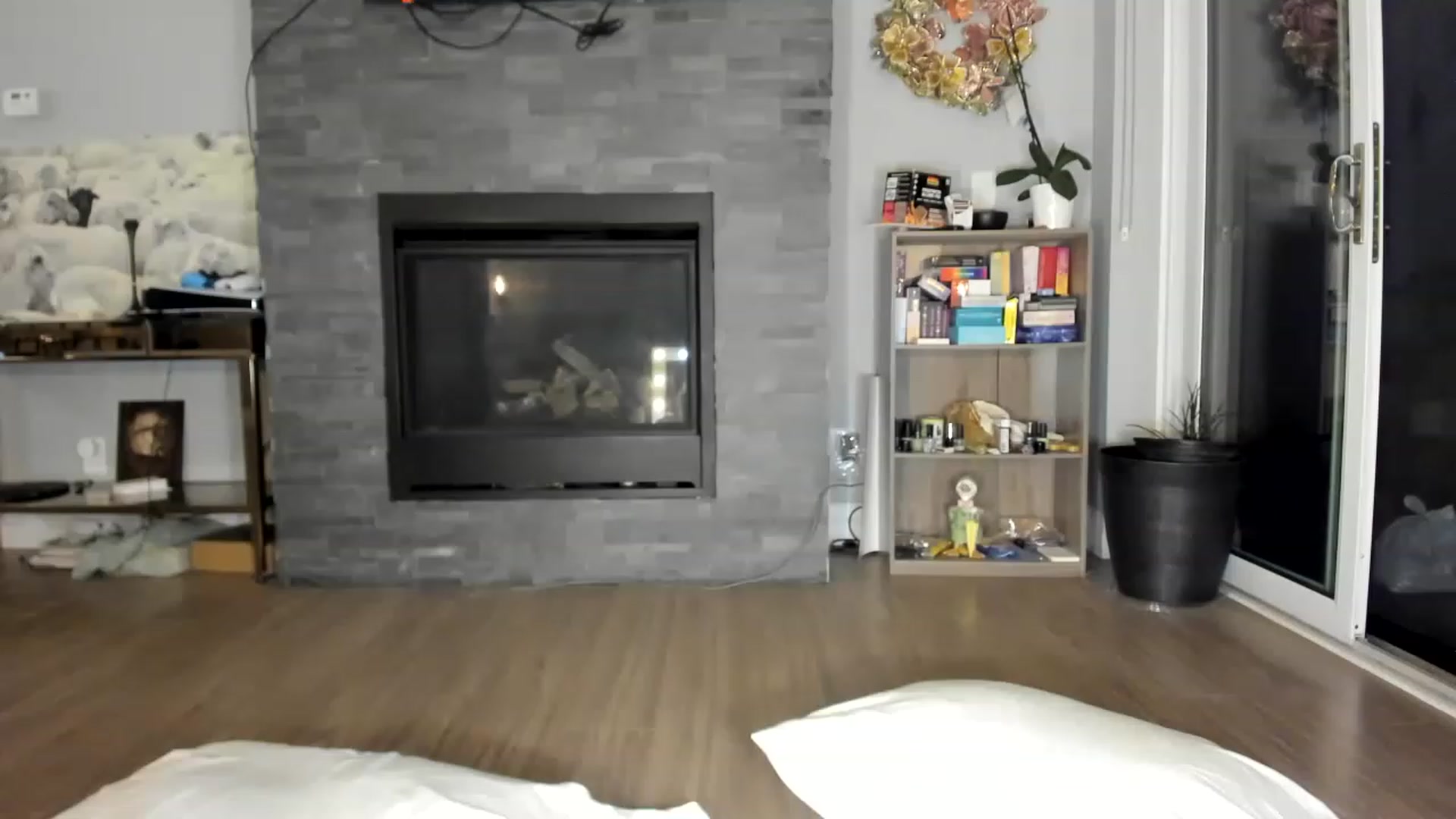 Gallery image thumbnail from Laurel's myfreecams stream on, 05/20/2023, 10:19 image 6 of 20