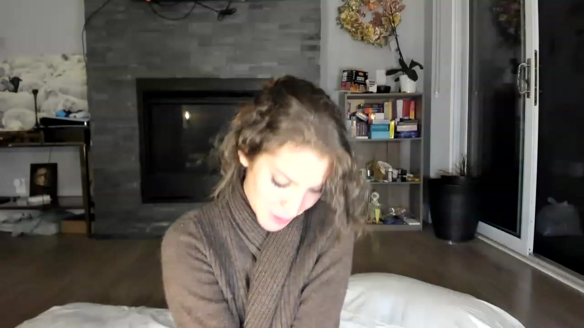 Gallery image thumbnail from Laurel's myfreecams stream on, 05/20/2023, 10:19 image 2 of 20
