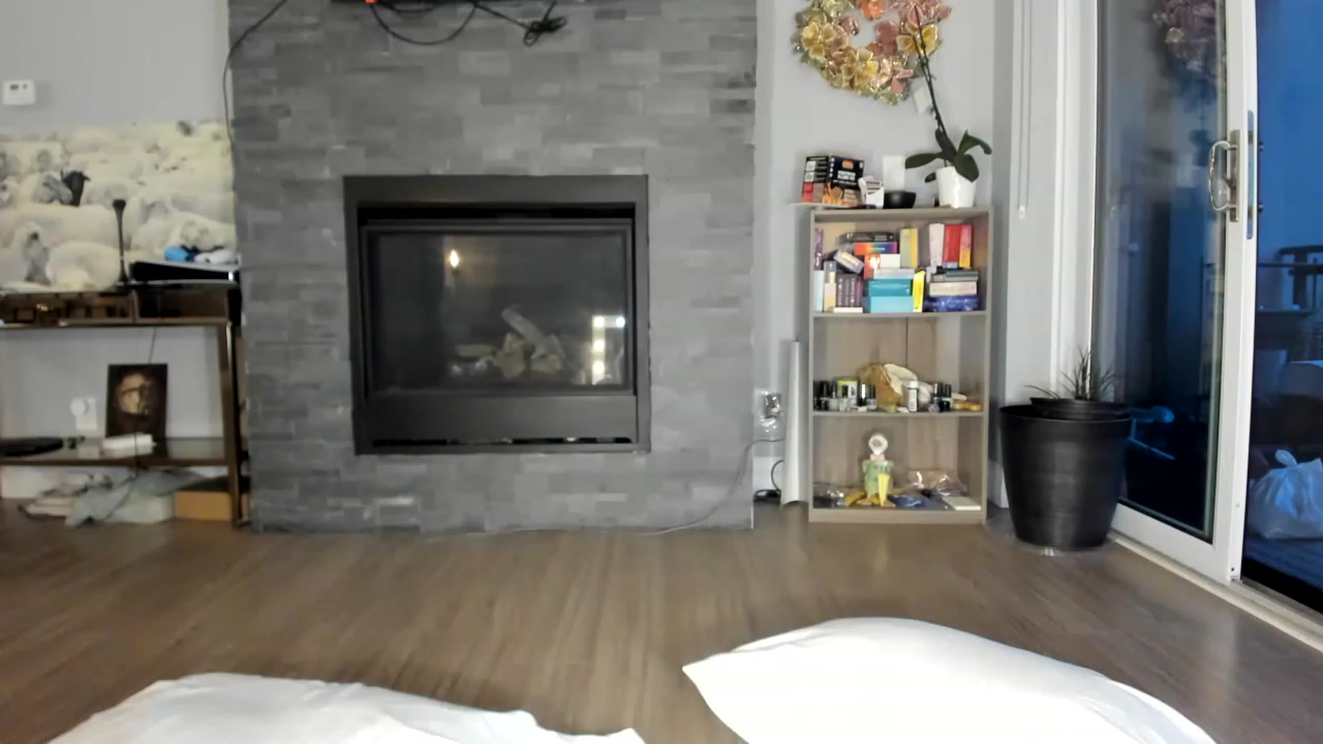 Gallery image thumbnail from Laurel's myfreecams stream on, 05/20/2023, 10:19 image 14 of 20