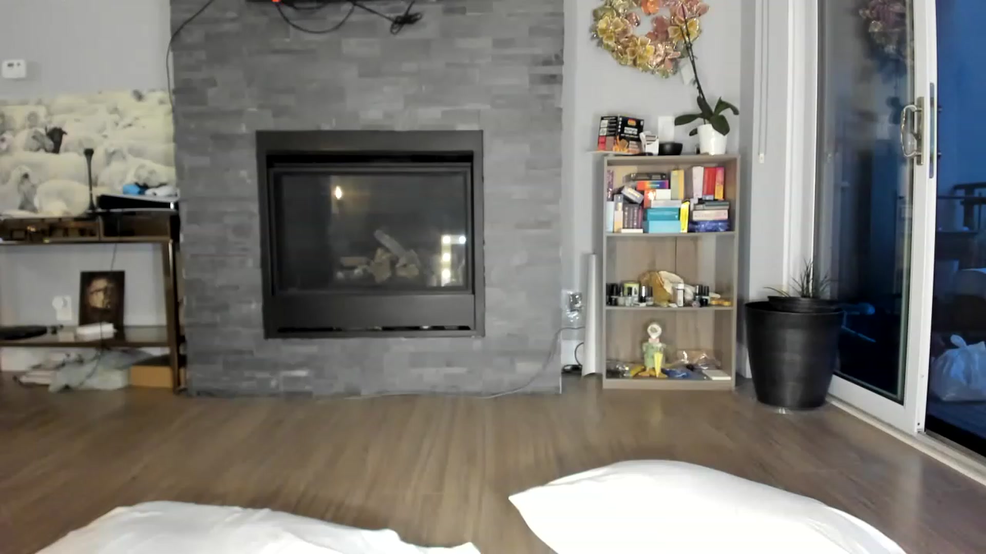 Gallery image thumbnail from Laurel's myfreecams stream on, 05/20/2023, 10:19 image 13 of 20