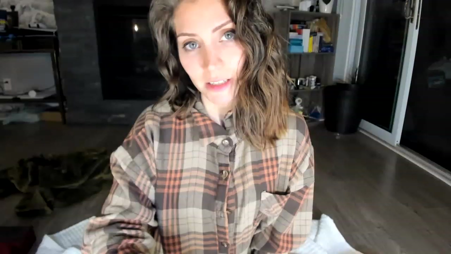 Gallery image thumbnail from Laurel's myfreecams stream on, 05/29/2023, 06:57 image 8 of 20