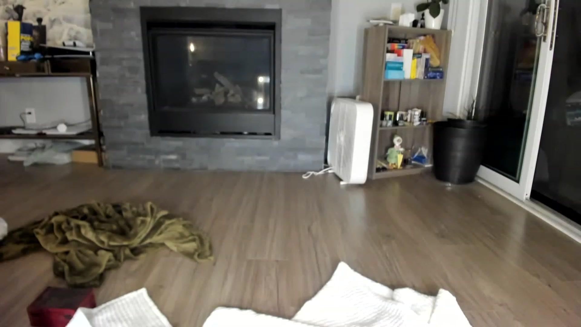 Gallery image thumbnail from Laurel's myfreecams stream on, 05/29/2023, 06:57 image 17 of 20