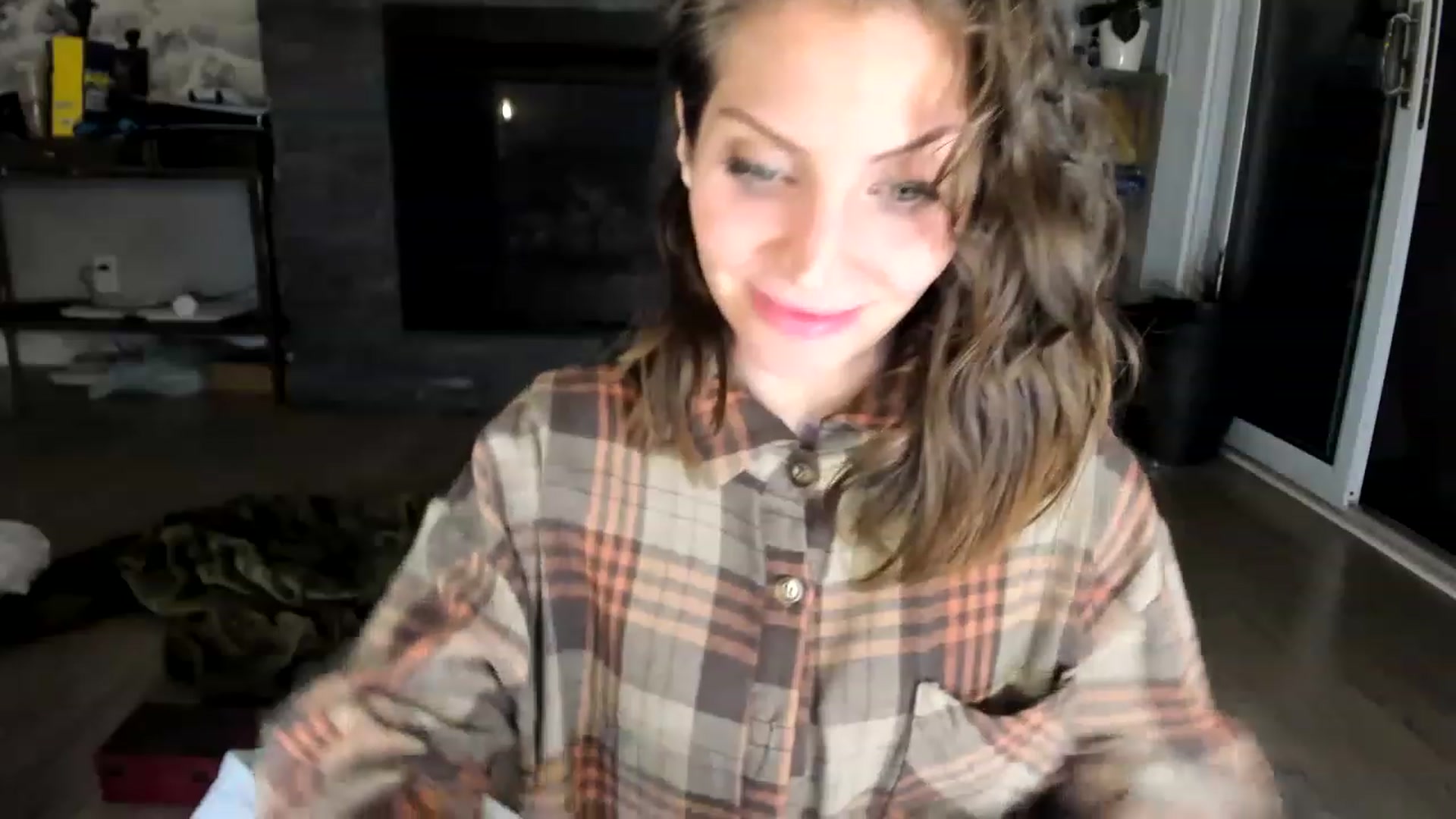 Gallery image thumbnail from Laurel's myfreecams stream on, 05/29/2023, 07:13 image 14 of 20