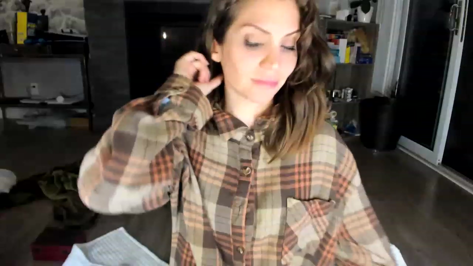 Gallery image thumbnail from Laurel's myfreecams stream on, 05/29/2023, 07:13 image 13 of 20