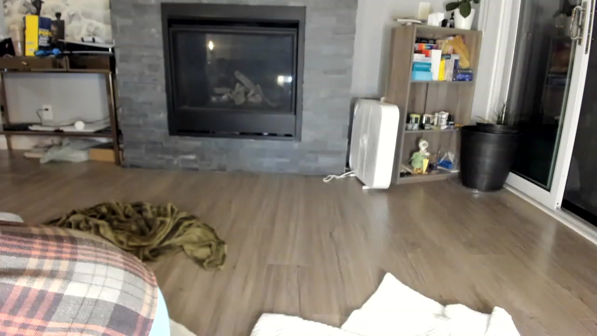 Gallery image thumbnail from Laurel's myfreecams stream on, 05/29/2023, 07:37 image 3 of 20