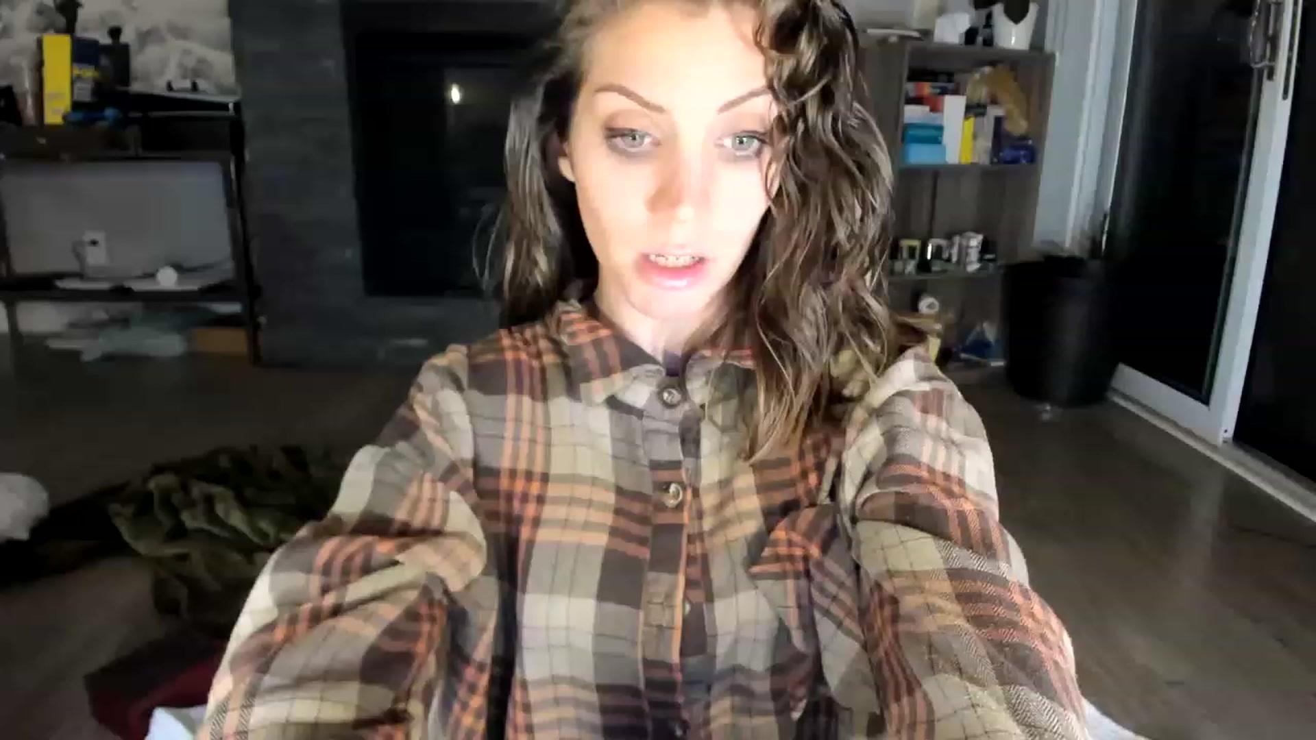 Gallery image thumbnail from Laurel's myfreecams stream on, 05/29/2023, 07:37 image 20 of 20