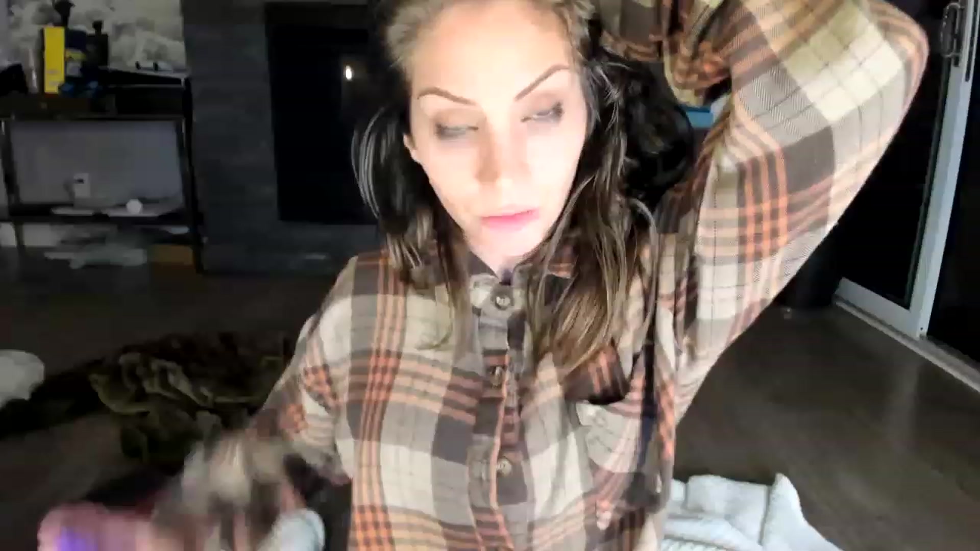 Gallery image thumbnail from Laurel's myfreecams stream on, 05/29/2023, 07:37 image 11 of 20