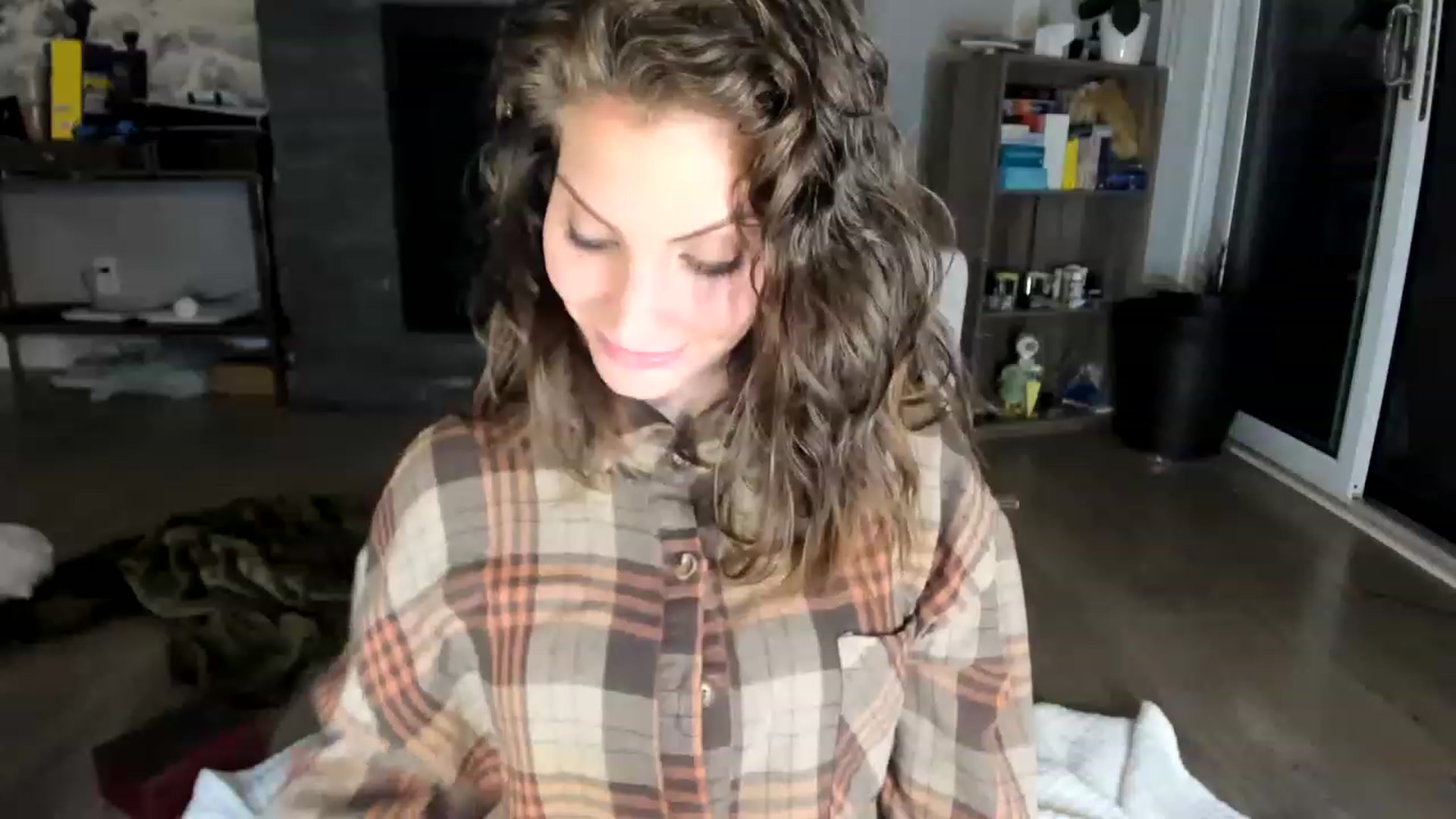 Gallery image thumbnail from Laurel's myfreecams stream on, 05/29/2023, 07:37 image 16 of 20