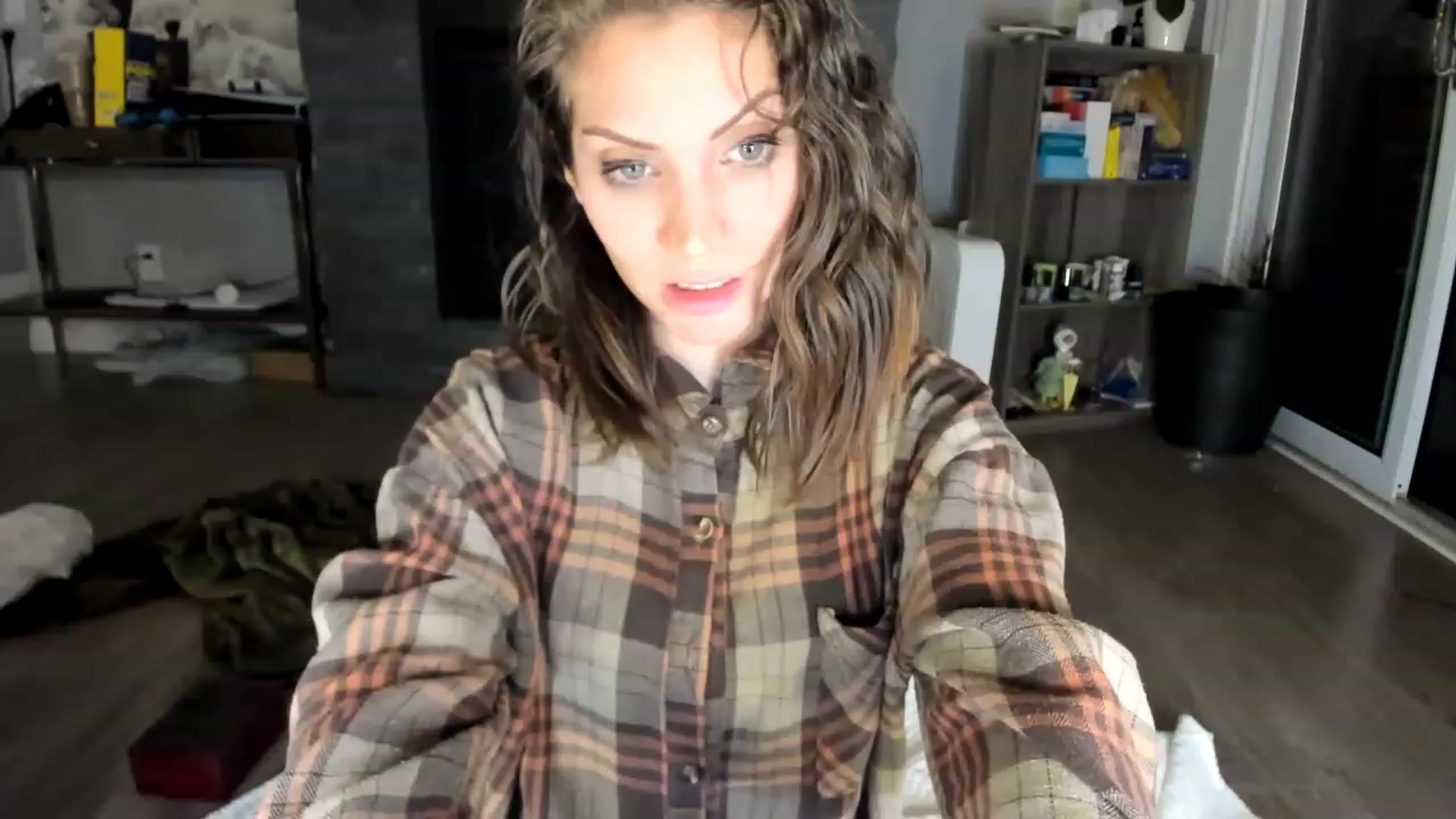 Gallery image thumbnail from Laurel's myfreecams stream on, 05/29/2023, 08:02 image 8 of 20