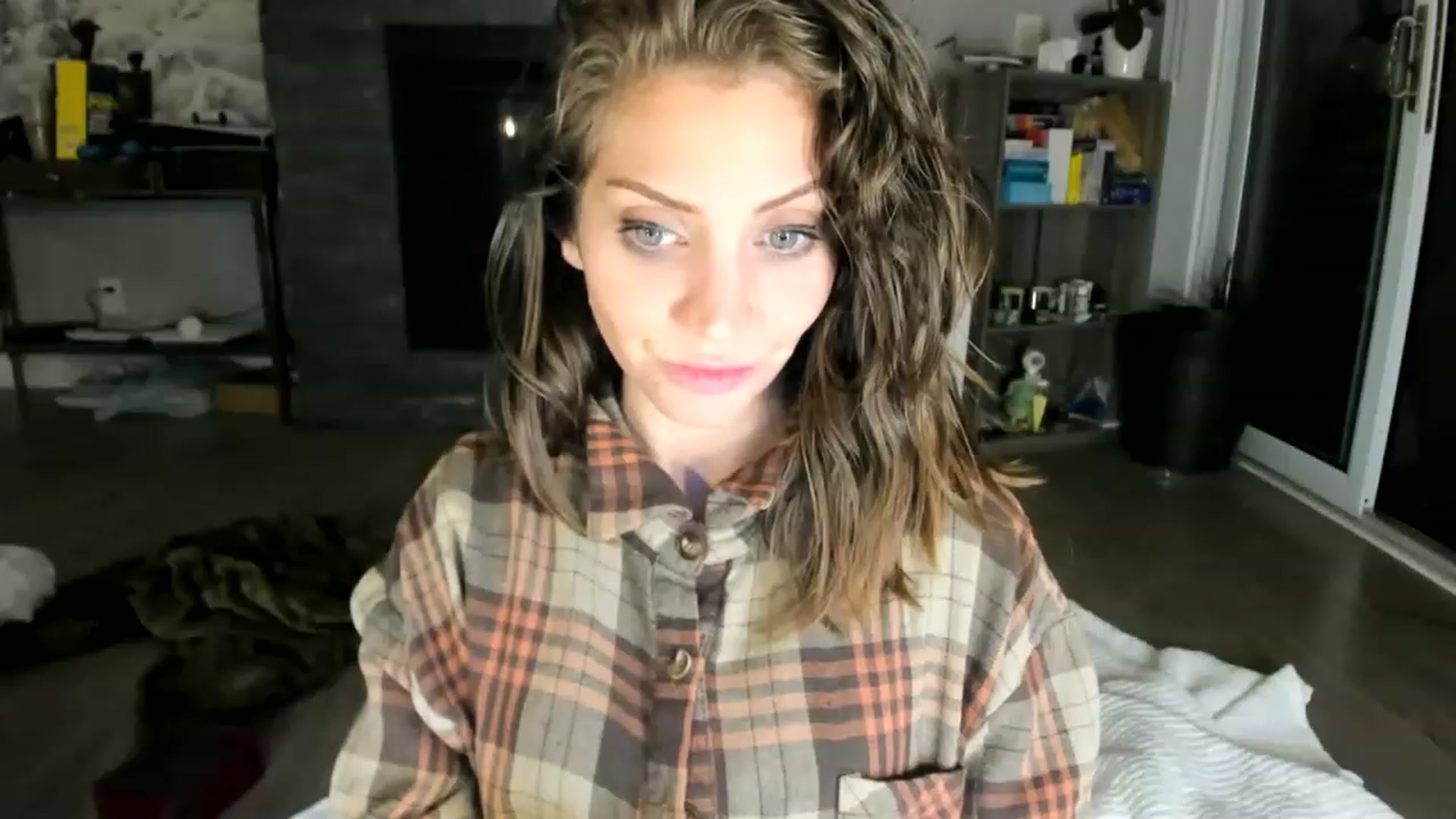 Gallery image thumbnail from Laurel's myfreecams stream on, 05/29/2023, 08:02 image 20 of 20