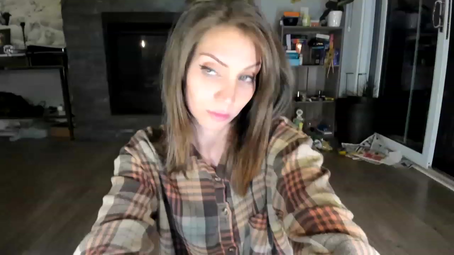 Gallery image thumbnail from Laurel's myfreecams stream on, 06/10/2023, 03:42 image 11 of 20