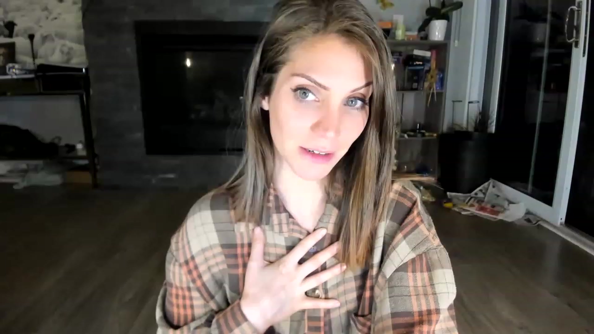 Gallery image thumbnail from Laurel's myfreecams stream on, 06/10/2023, 03:42 image 14 of 20