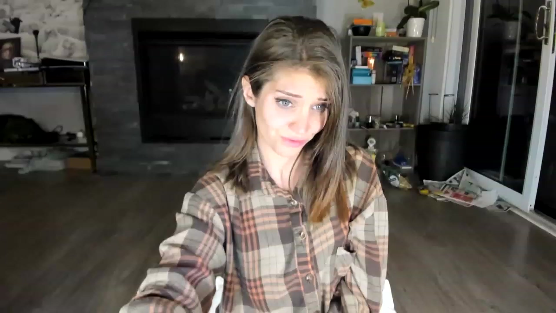 Gallery image thumbnail from Laurel's myfreecams stream on, 06/10/2023, 03:42 image 18 of 20