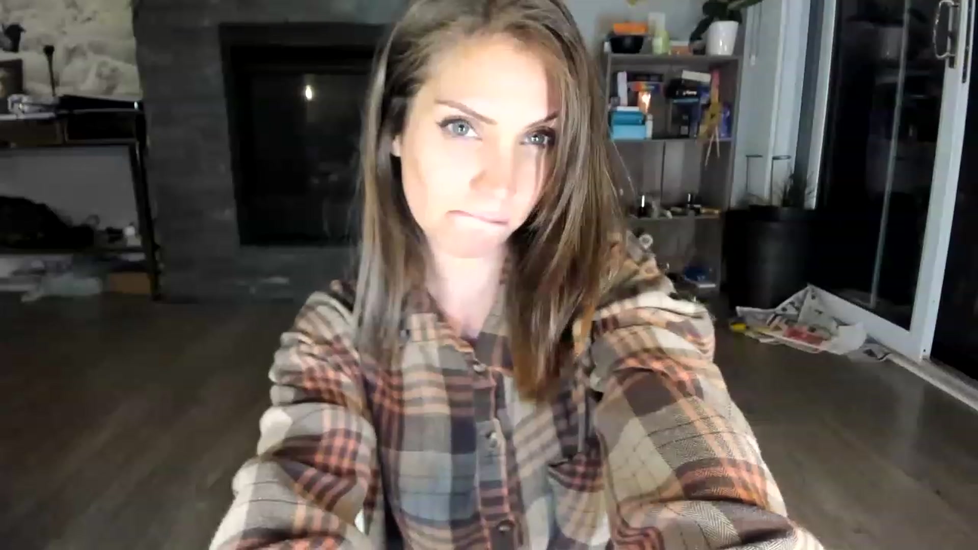 Gallery image thumbnail from Laurel's myfreecams stream on, 06/10/2023, 03:42 image 15 of 20