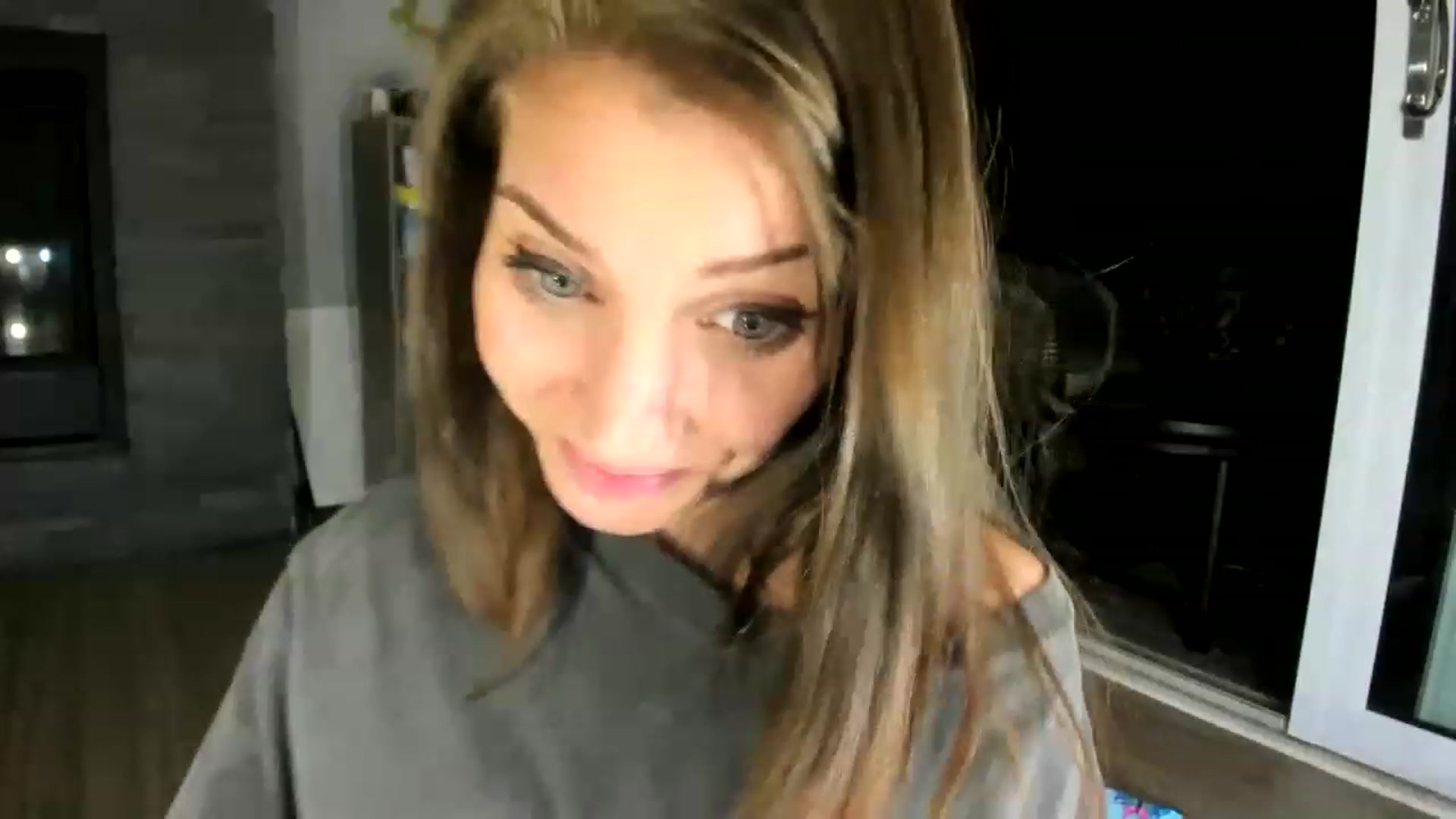 Gallery image thumbnail from Laurel's myfreecams stream on, 06/16/2023, 05:57 image 4 of 20