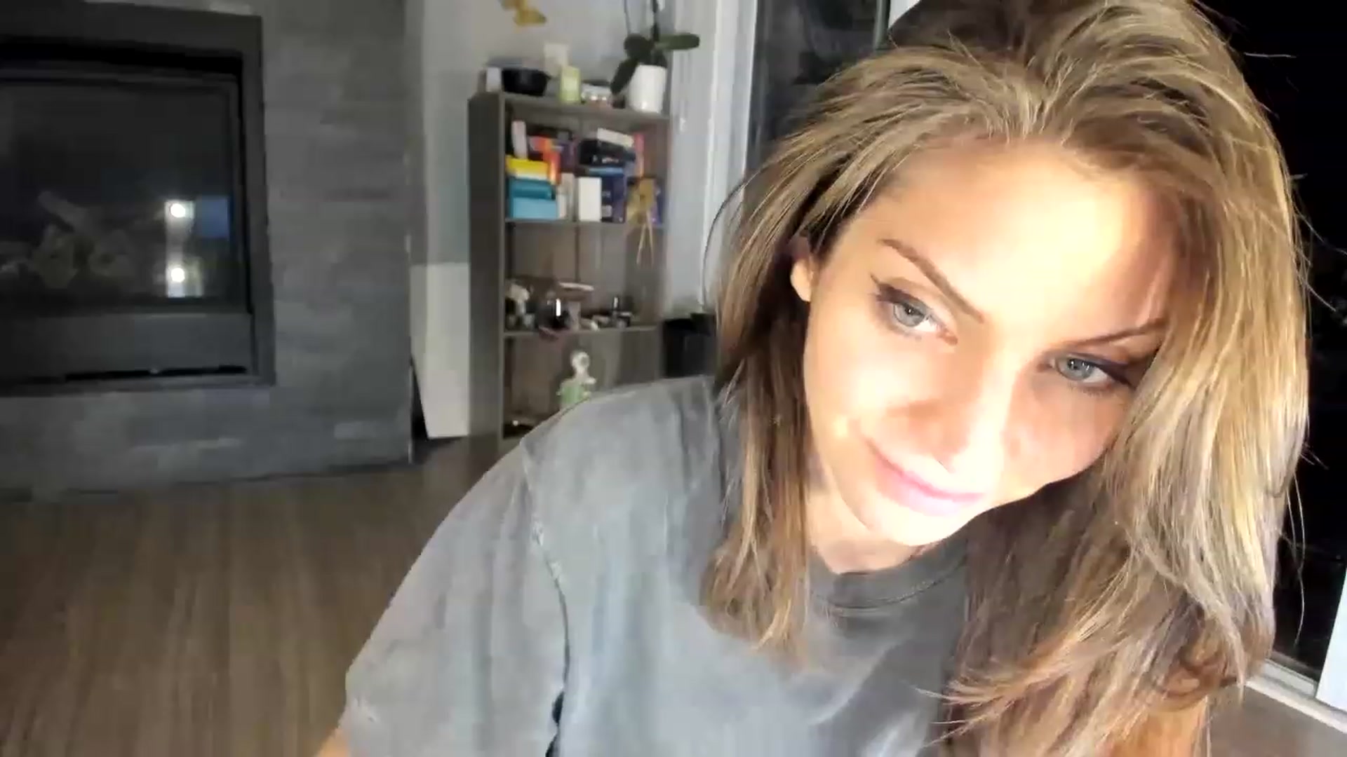 Gallery image thumbnail from Laurel's myfreecams stream on, 06/16/2023, 07:23 image 12 of 20