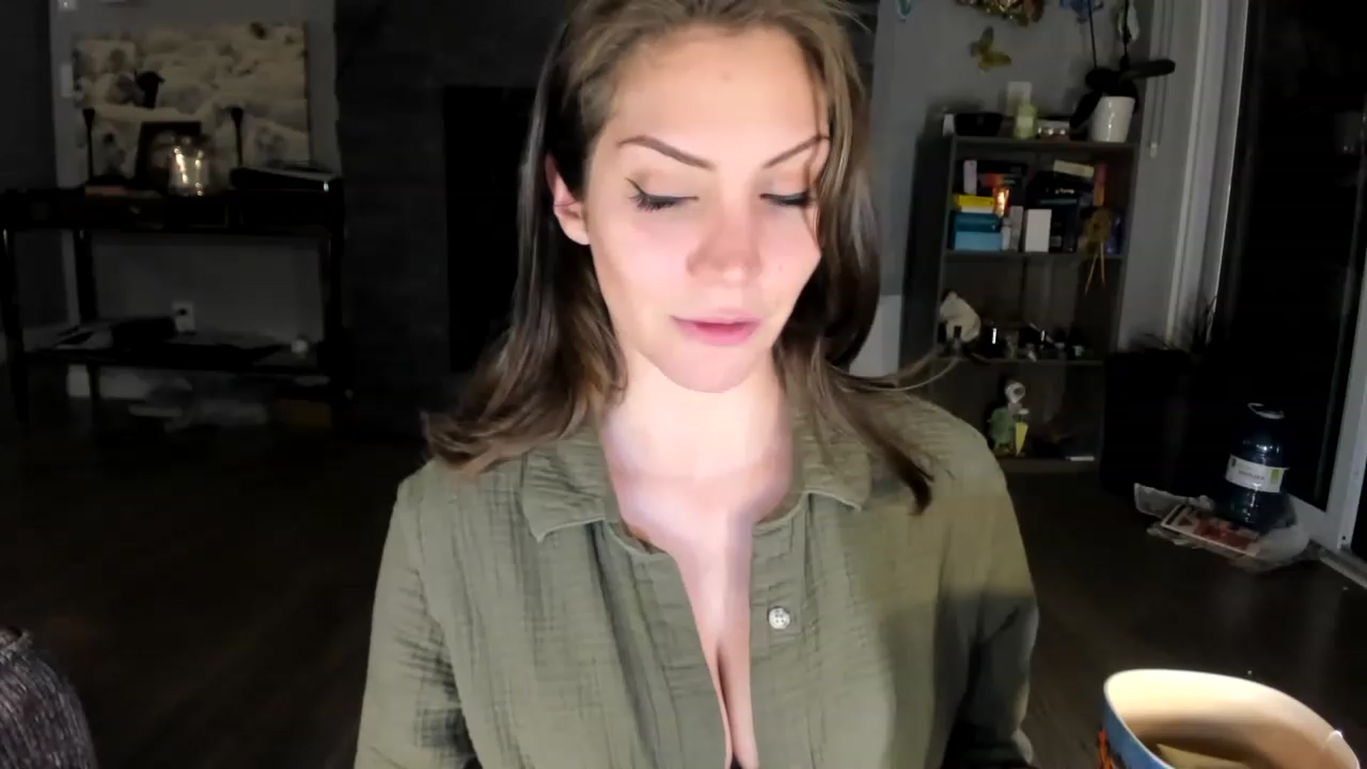 Gallery image thumbnail from Laurel's myfreecams stream on, 06/19/2023, 03:53 image 19 of 20