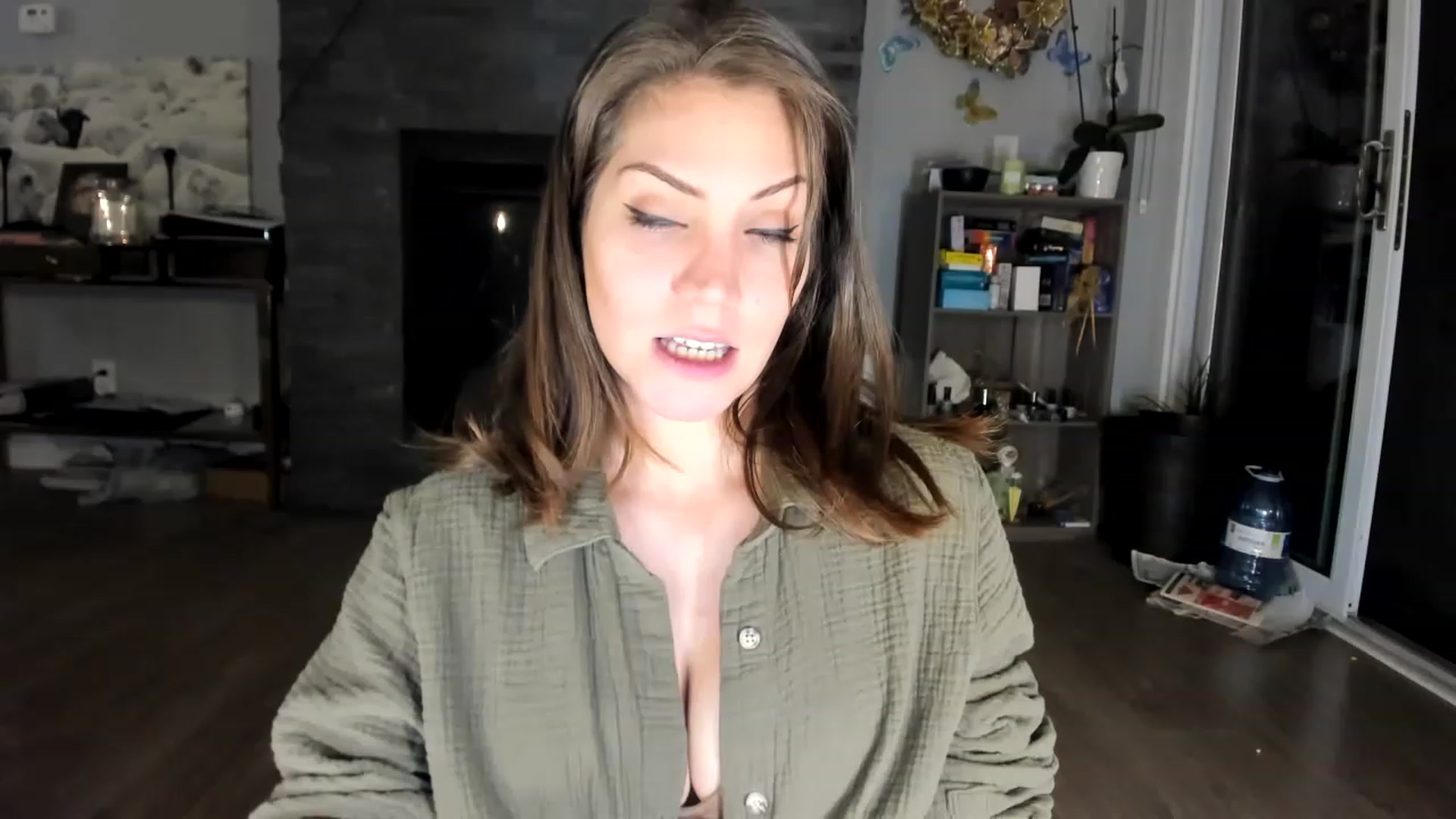 Gallery image thumbnail from Laurel's myfreecams stream on, 06/19/2023, 03:53 image 6 of 20