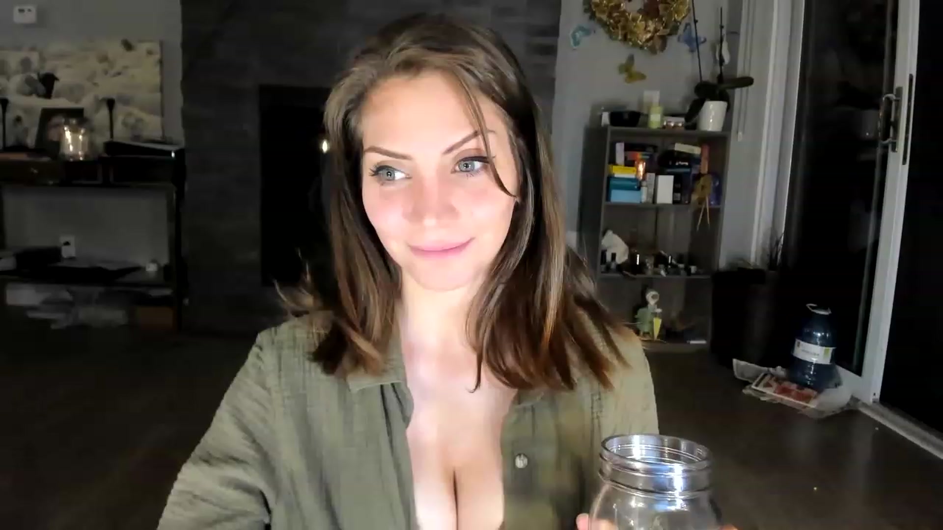 Gallery image thumbnail from Laurel's myfreecams stream on, 06/19/2023, 03:53 image 8 of 20
