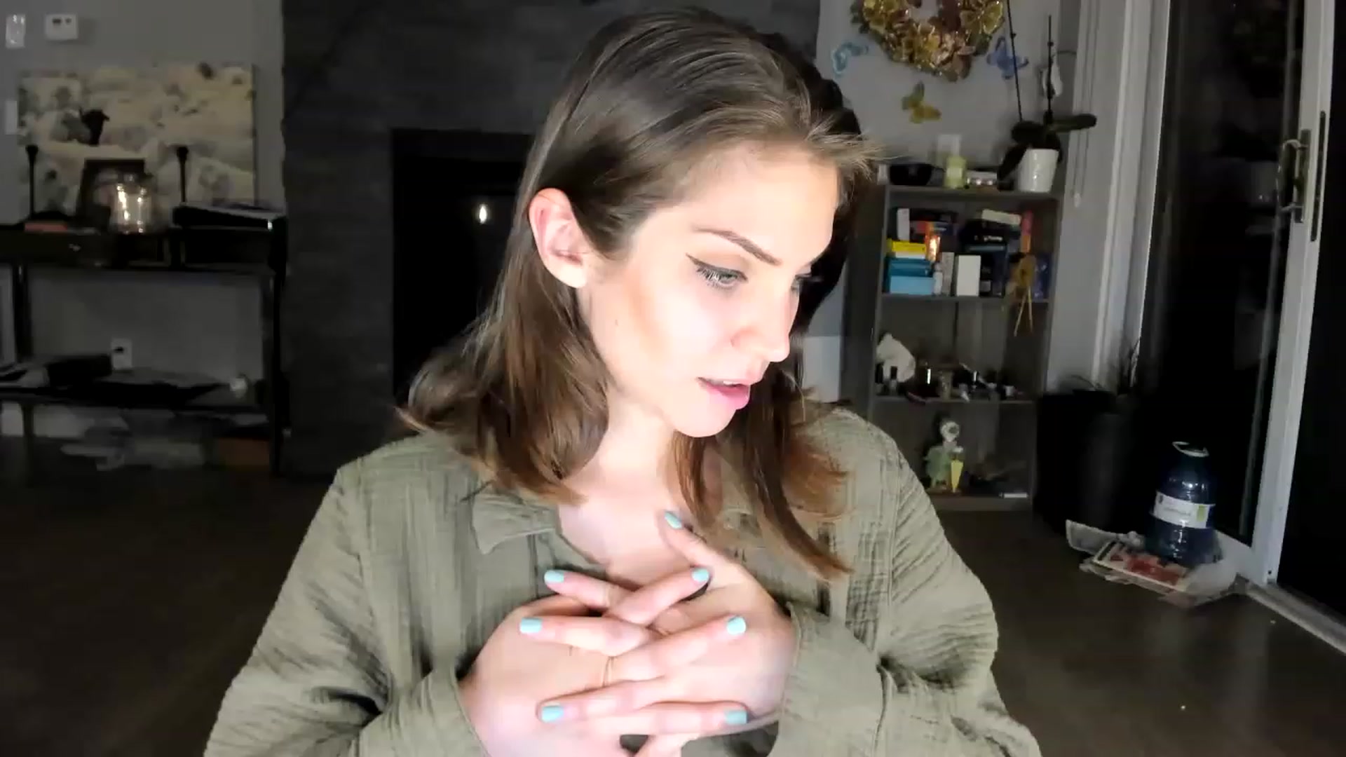 Gallery image thumbnail from Laurel's myfreecams stream on, 06/19/2023, 03:53 image 15 of 20
