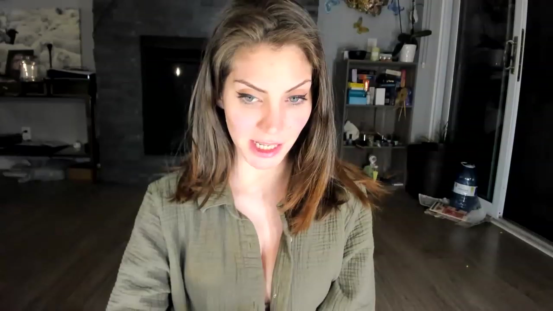 Gallery image thumbnail from Laurel's myfreecams stream on, 06/19/2023, 09:30 image 10 of 20