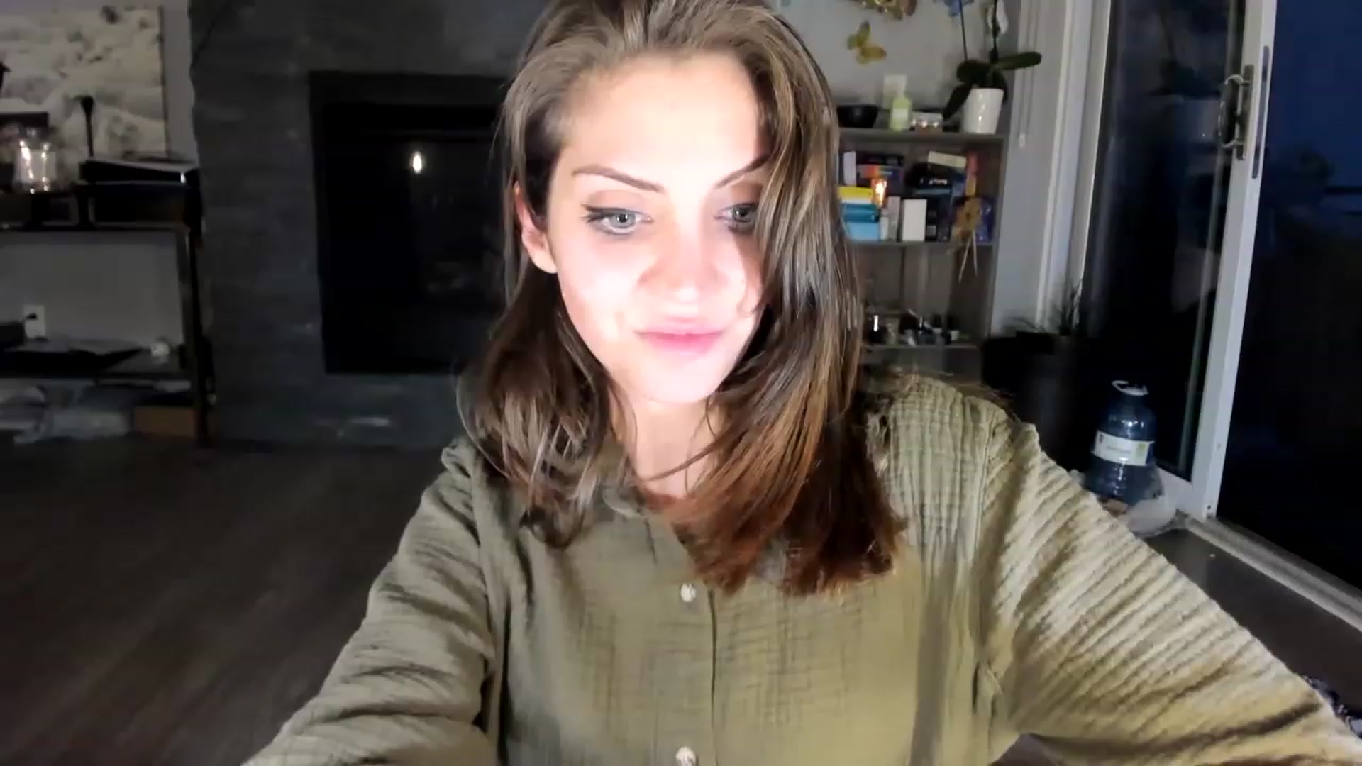 Gallery image thumbnail from Laurel's myfreecams stream on, 06/19/2023, 09:55 image 4 of 20