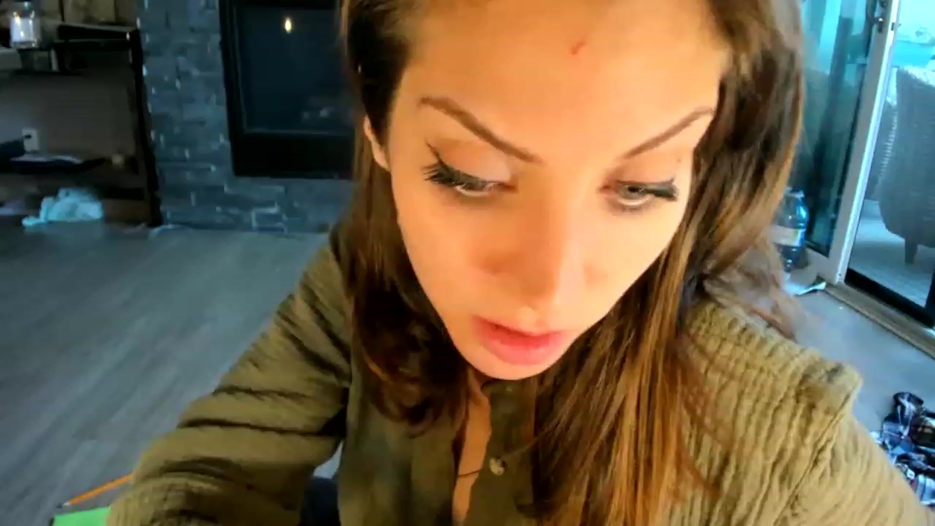 Gallery image thumbnail from Laurel's myfreecams stream on, 06/19/2023, 12:06 image 14 of 20