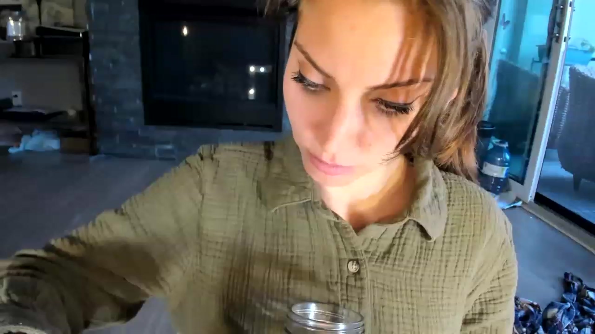 Gallery image thumbnail from Laurel's myfreecams stream on, 06/19/2023, 12:06 image 4 of 20