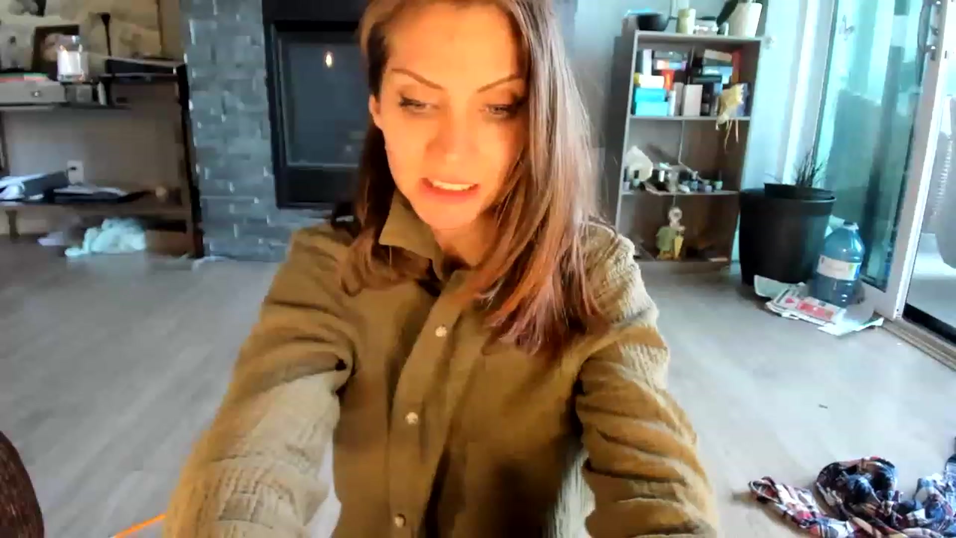 Gallery image thumbnail from Laurel's myfreecams stream on, 06/19/2023, 13:54 image 4 of 20