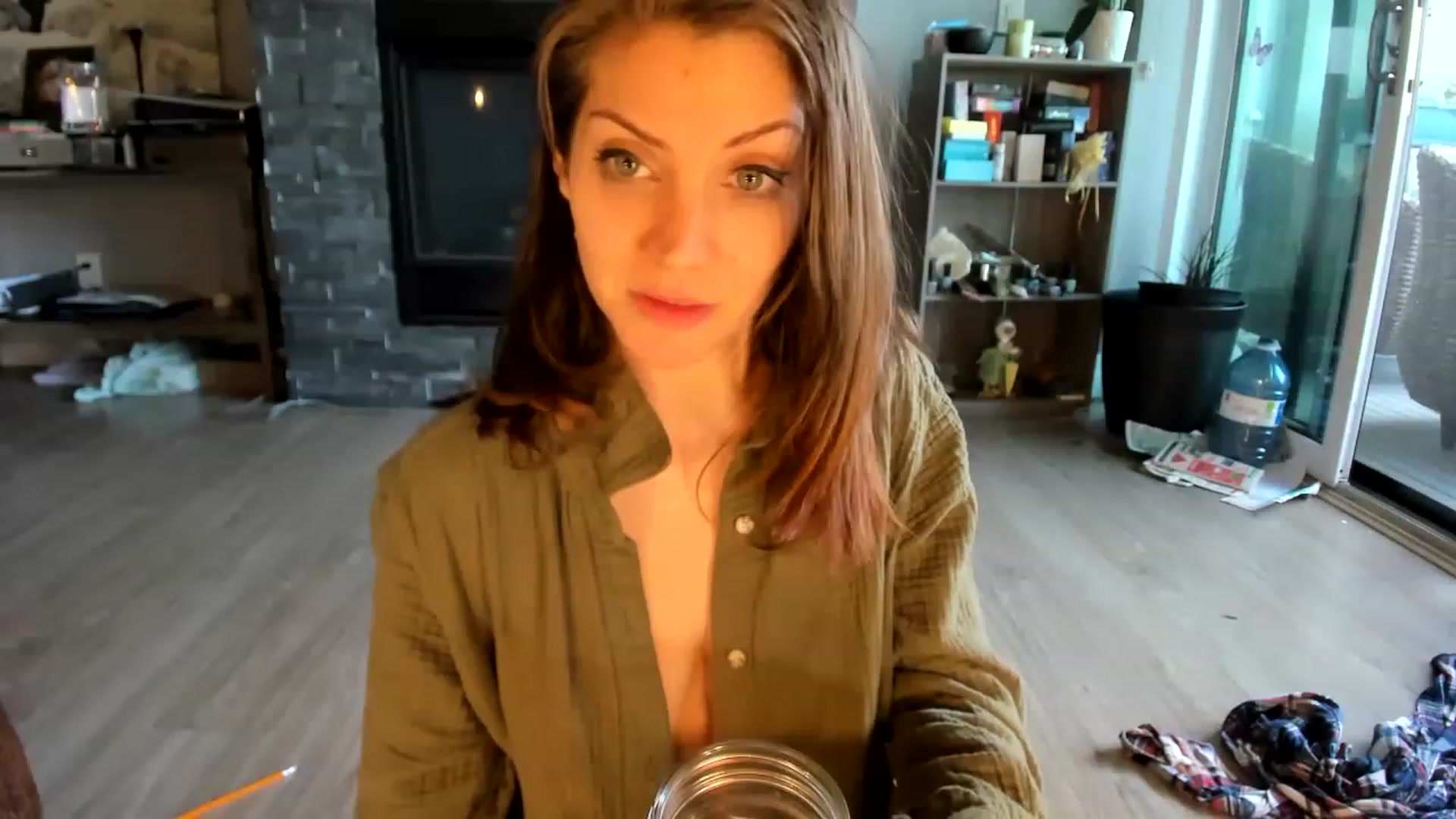 Gallery image thumbnail from Laurel's myfreecams stream on, 06/19/2023, 13:54 image 1 of 20