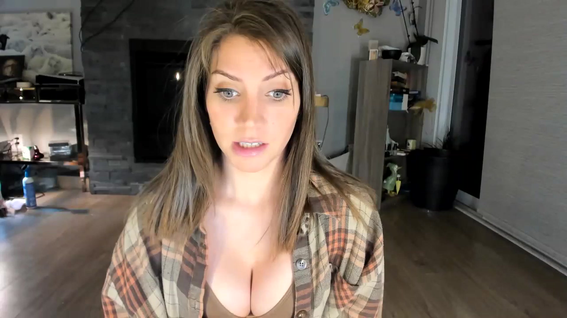 Gallery image thumbnail from Laurel's myfreecams stream on, 07/09/2023, 03:18 image 17 of 20
