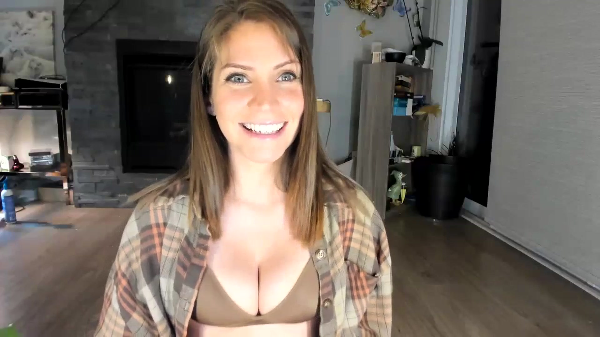 Gallery image thumbnail from Laurel's myfreecams stream on, 07/09/2023, 03:18 image 14 of 20