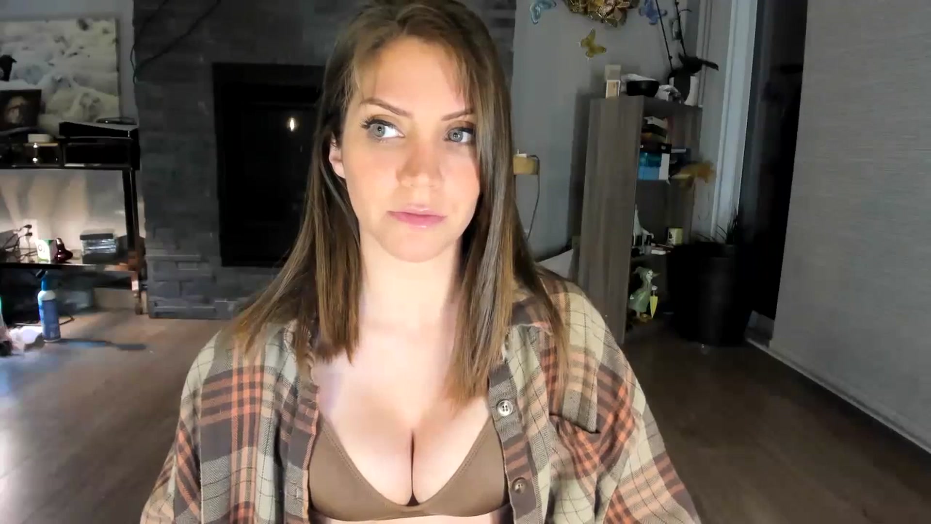 Gallery image thumbnail from Laurel's myfreecams stream on, 07/09/2023, 03:18 image 19 of 20